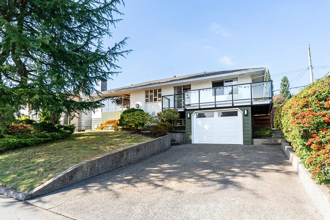 899 Glencoe Drive