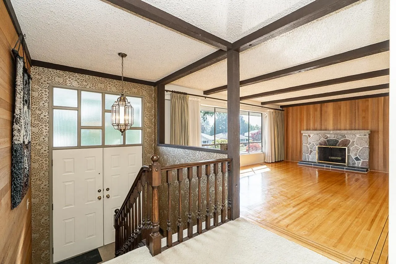 899 Glencoe Drive