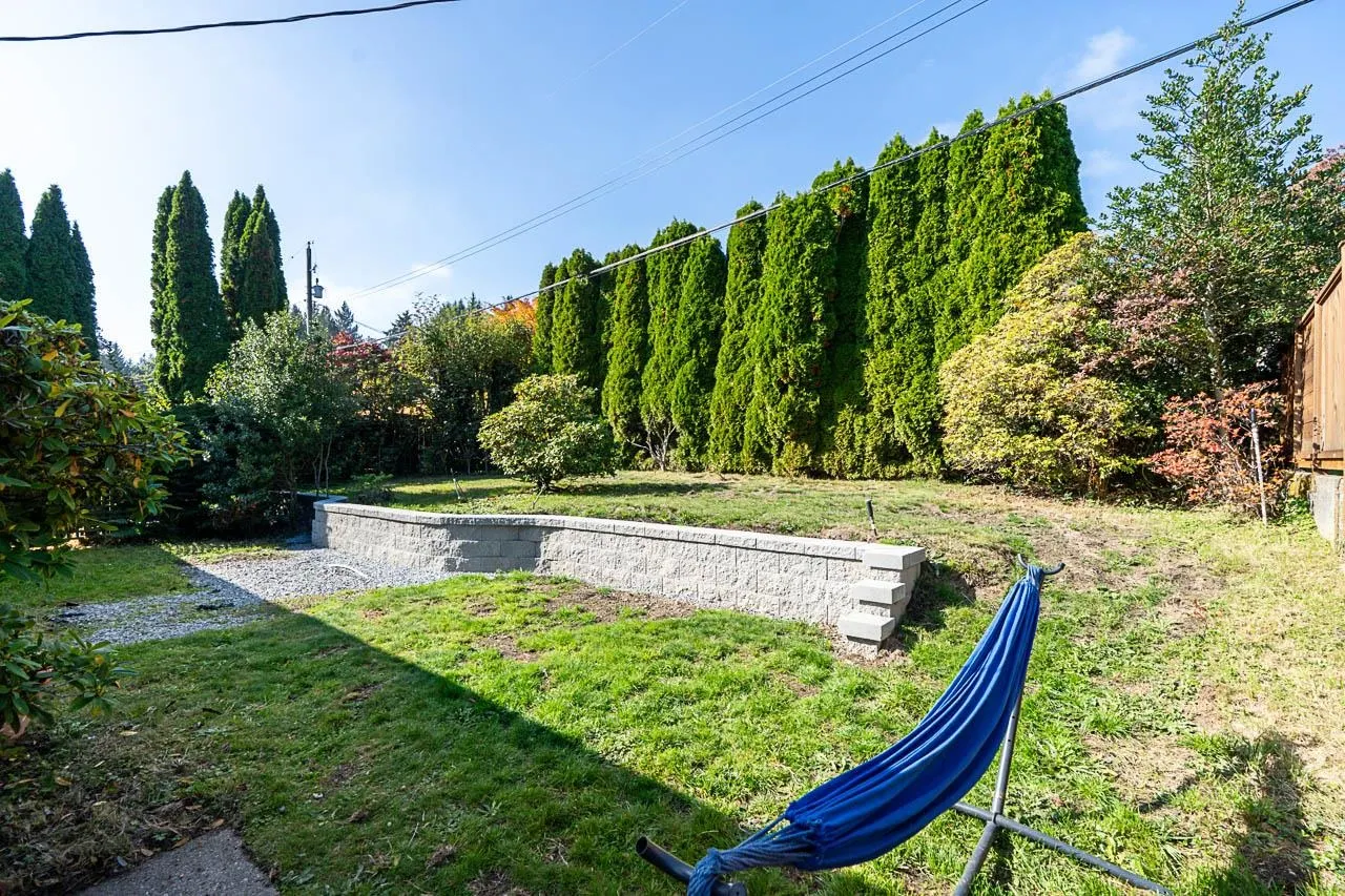 899 Glencoe Drive