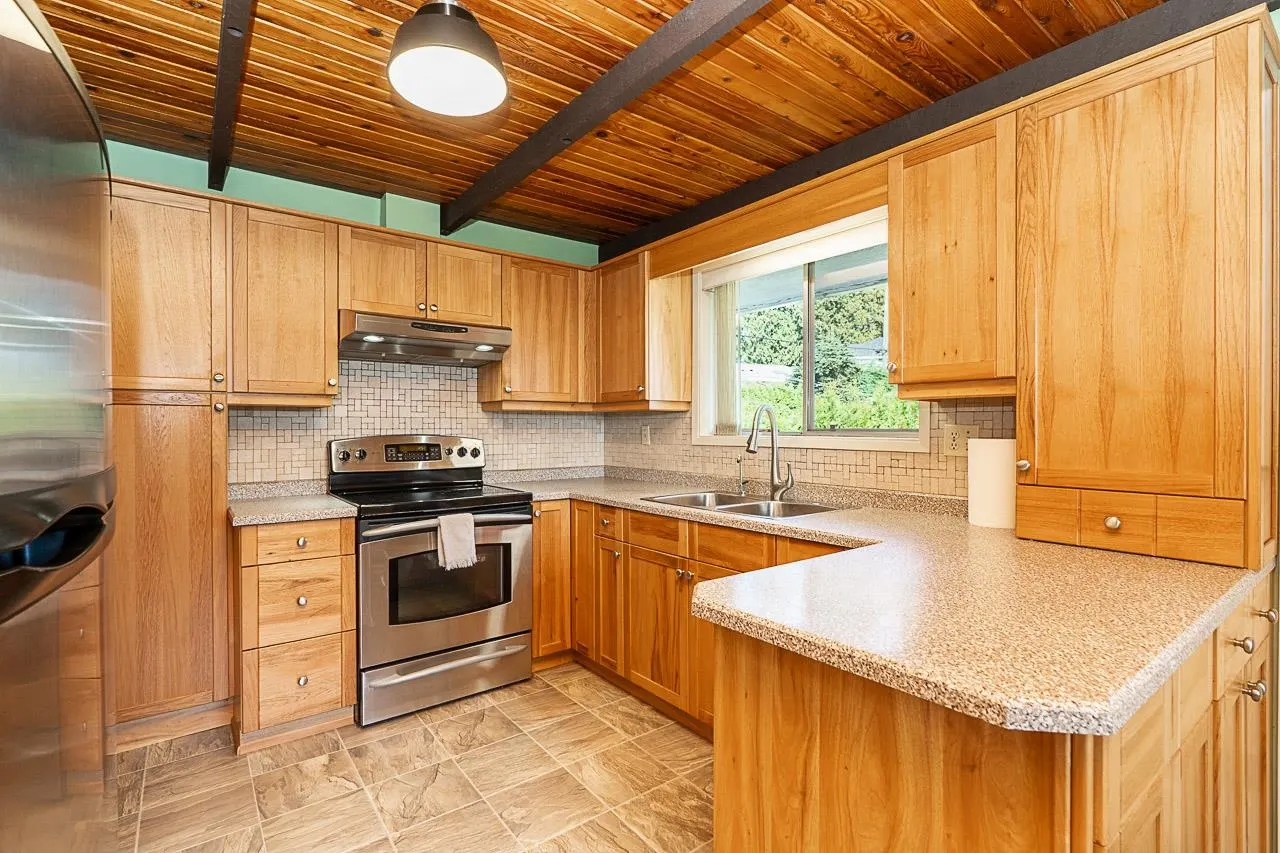 899 Glencoe Drive