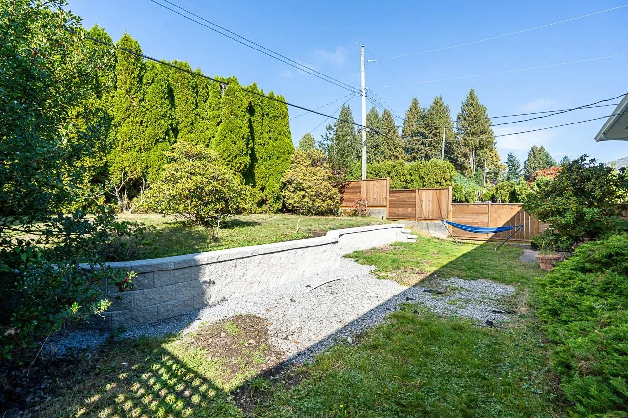 899 Glencoe Drive