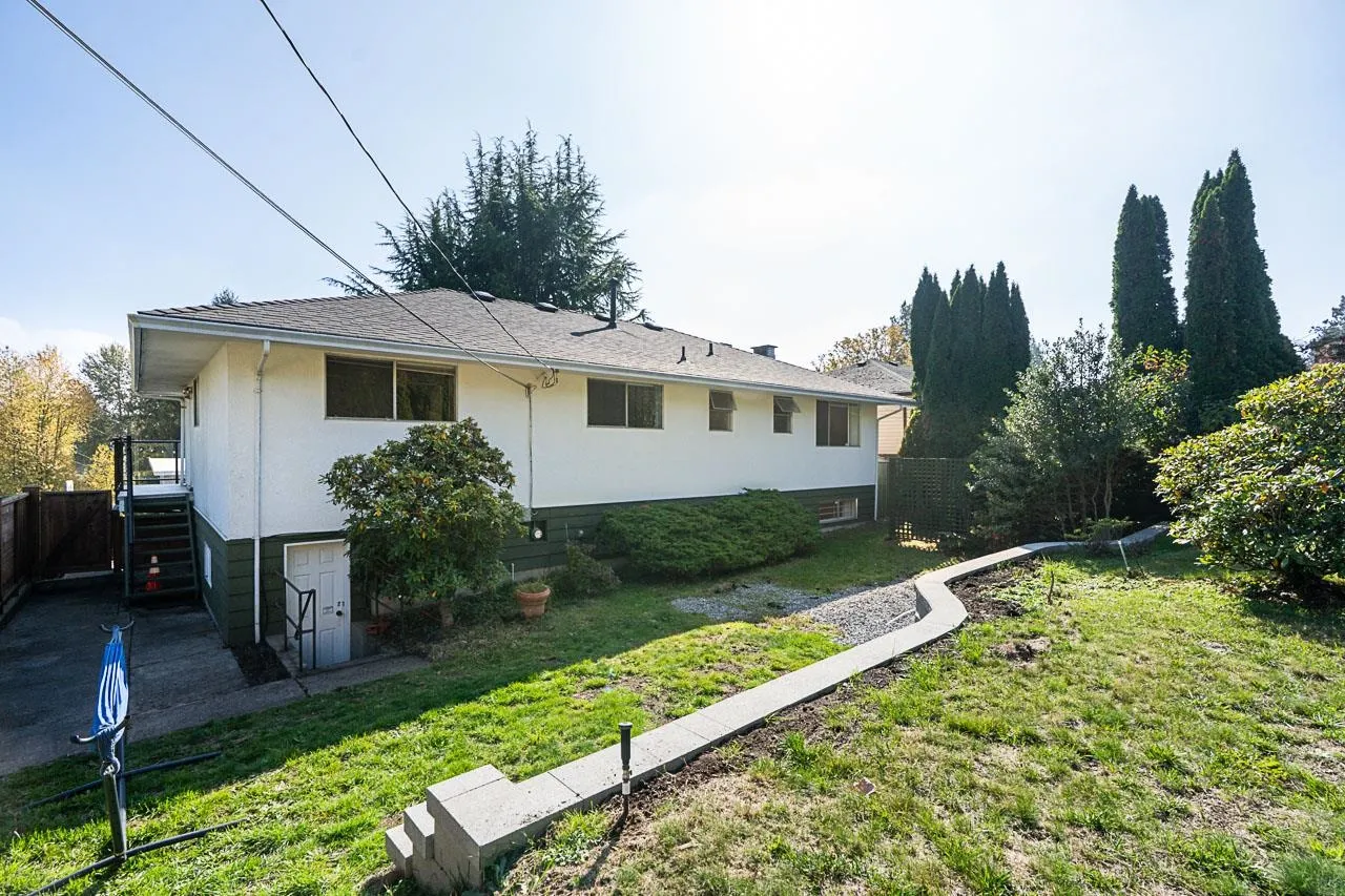 899 Glencoe Drive