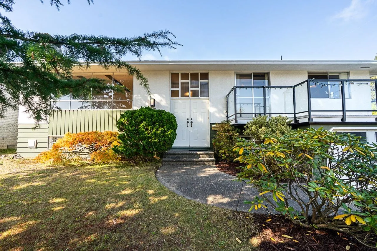 899 Glencoe Drive