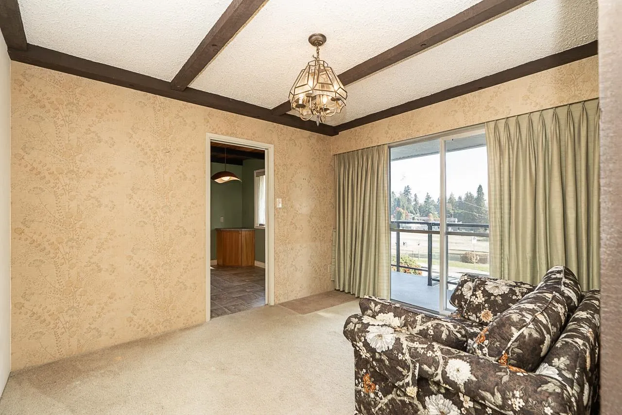 899 Glencoe Drive