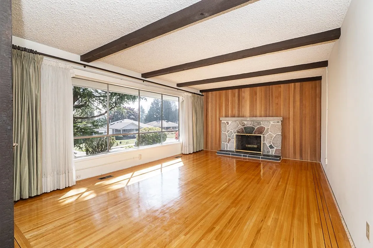 899 Glencoe Drive