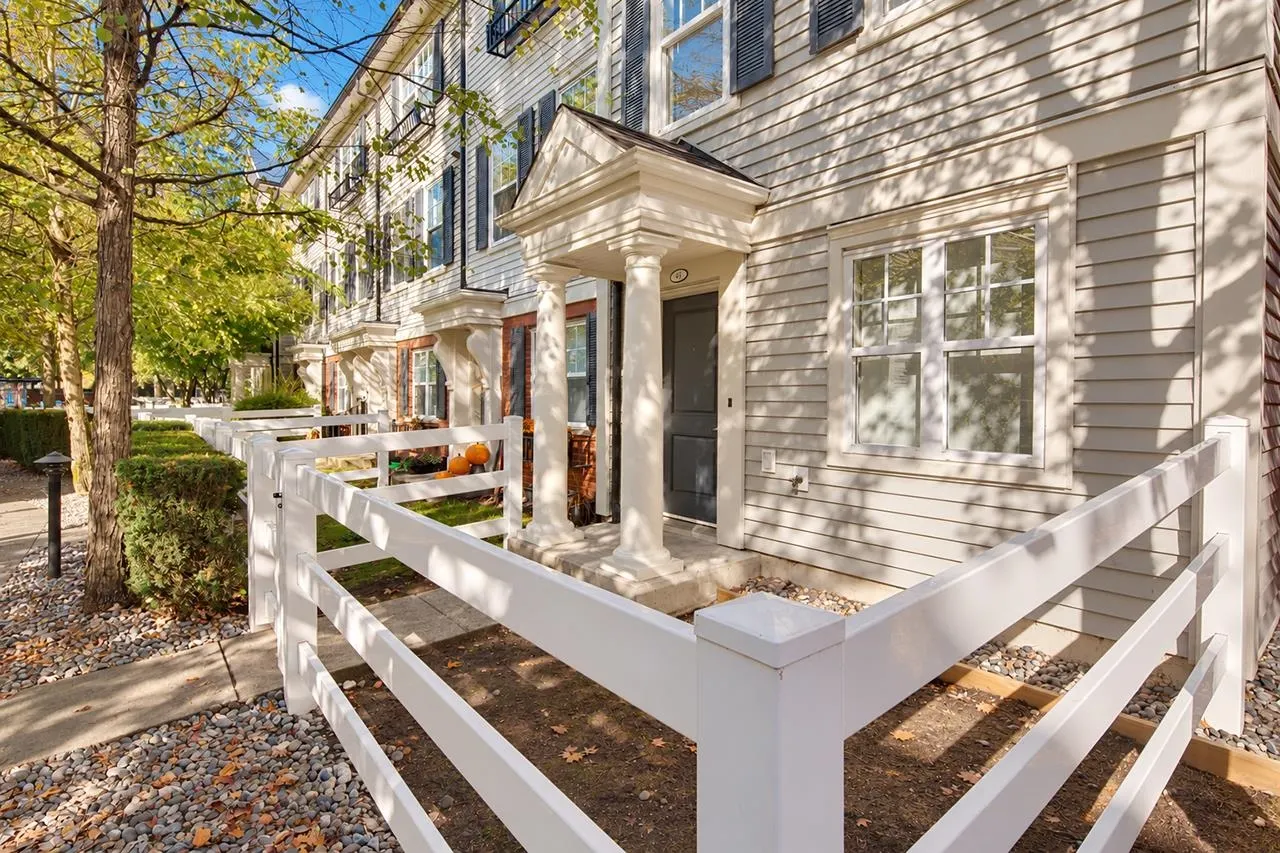 2495 Davies Avenue #43