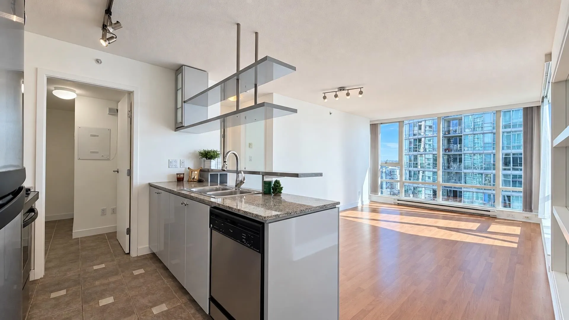 1495 Richards Street #2905