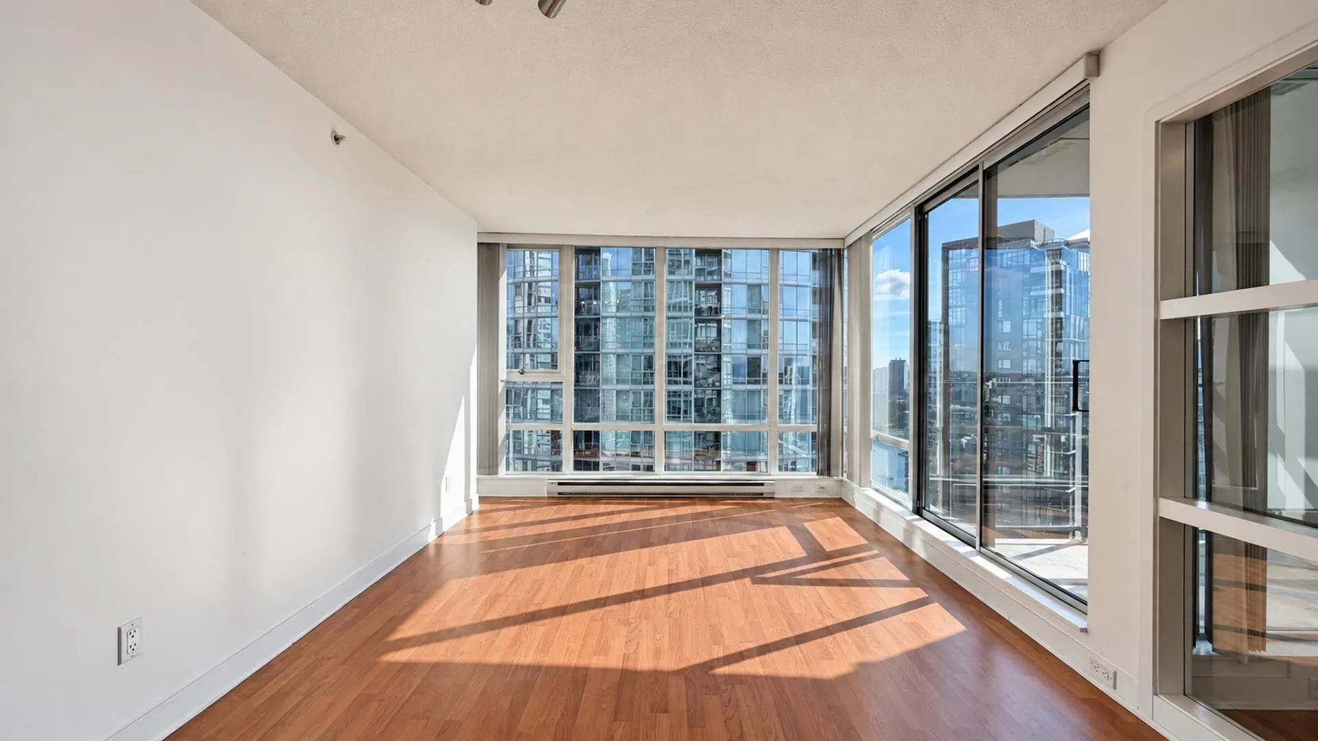 1495 Richards Street #2905