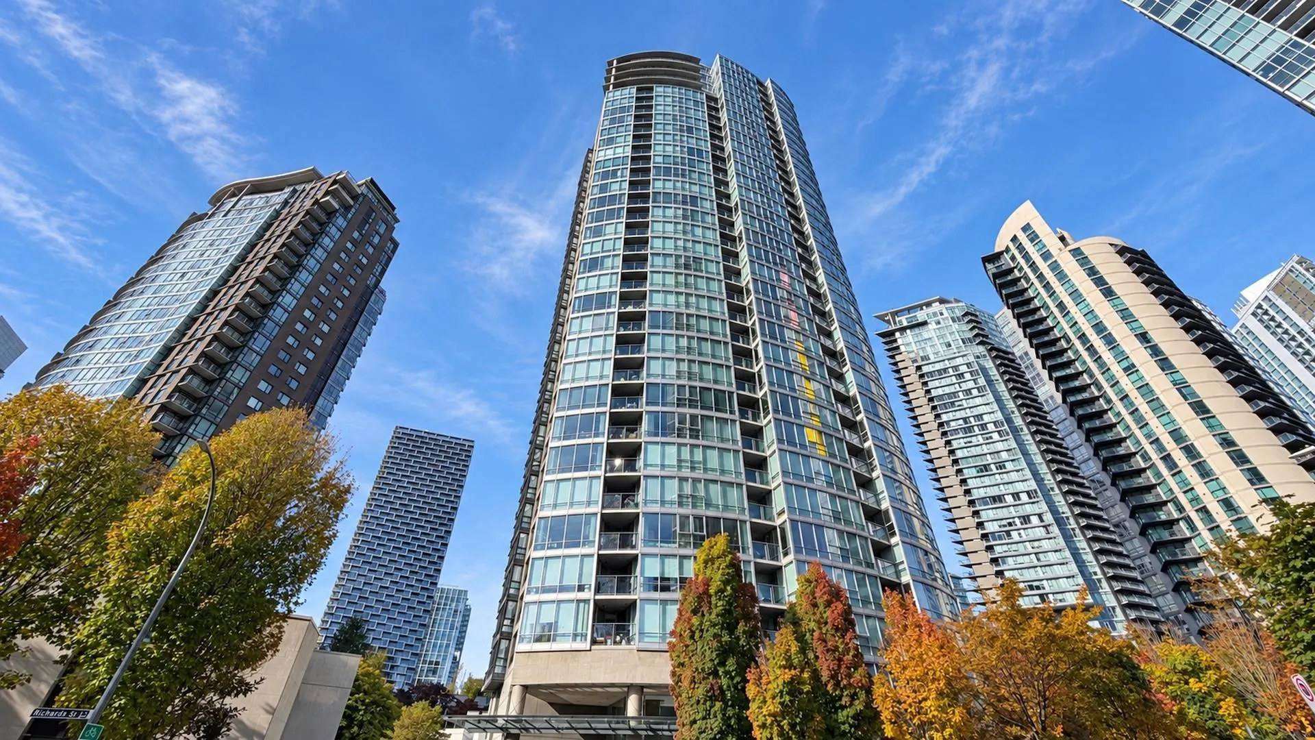 1495 Richards Street #2905