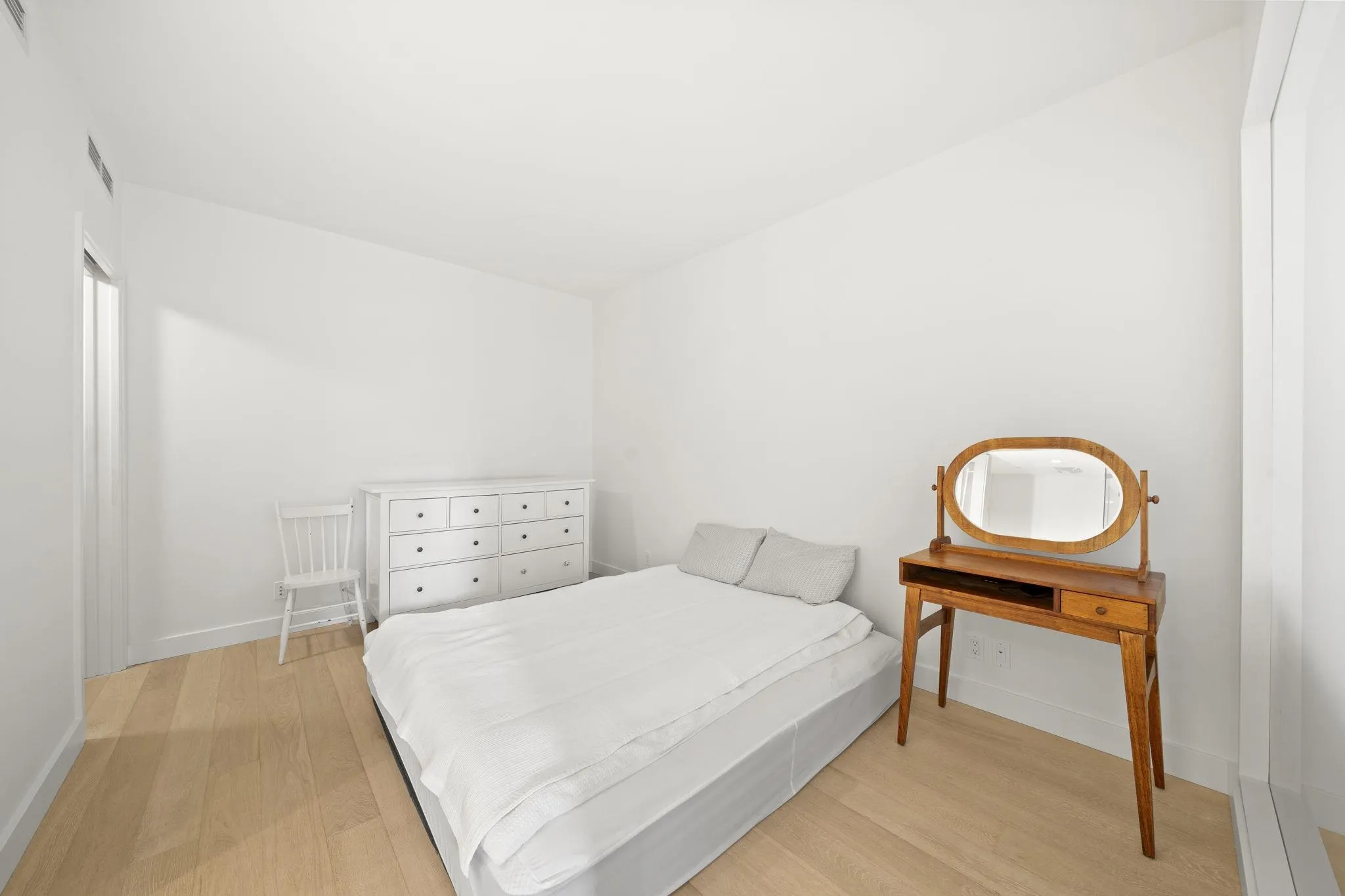 1409 W Pender Street #201
