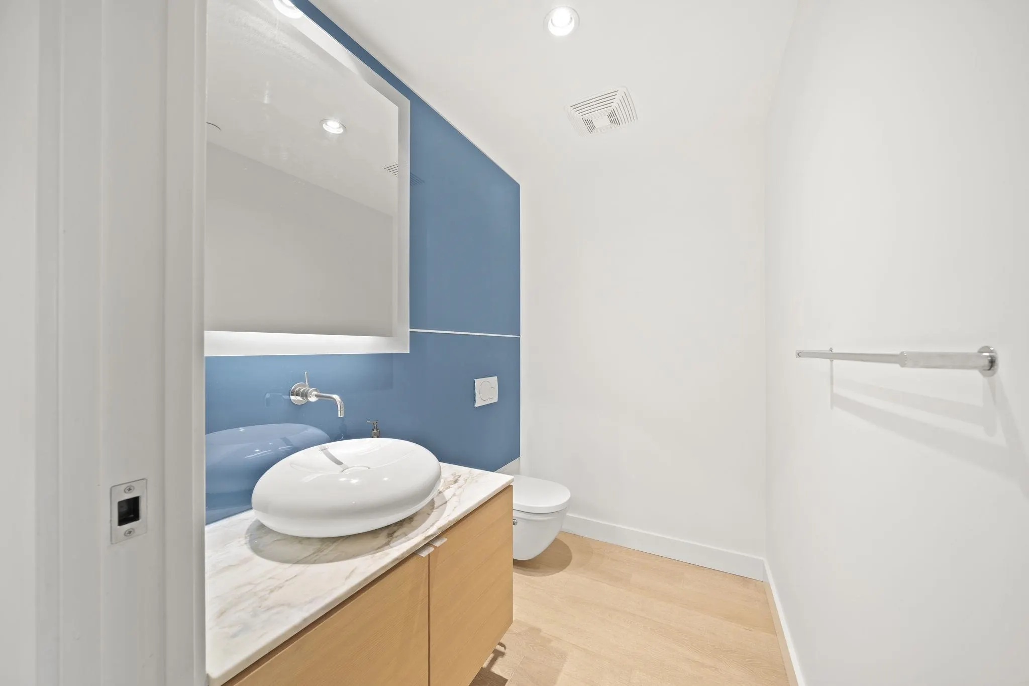 1409 W Pender Street #201