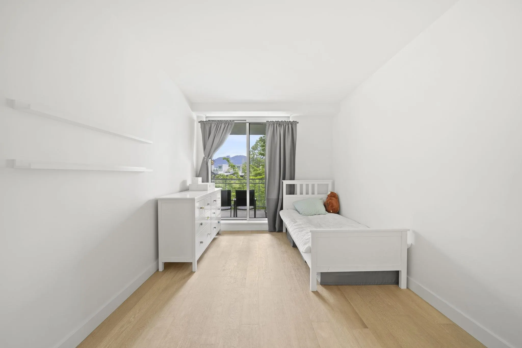 1409 W Pender Street #201