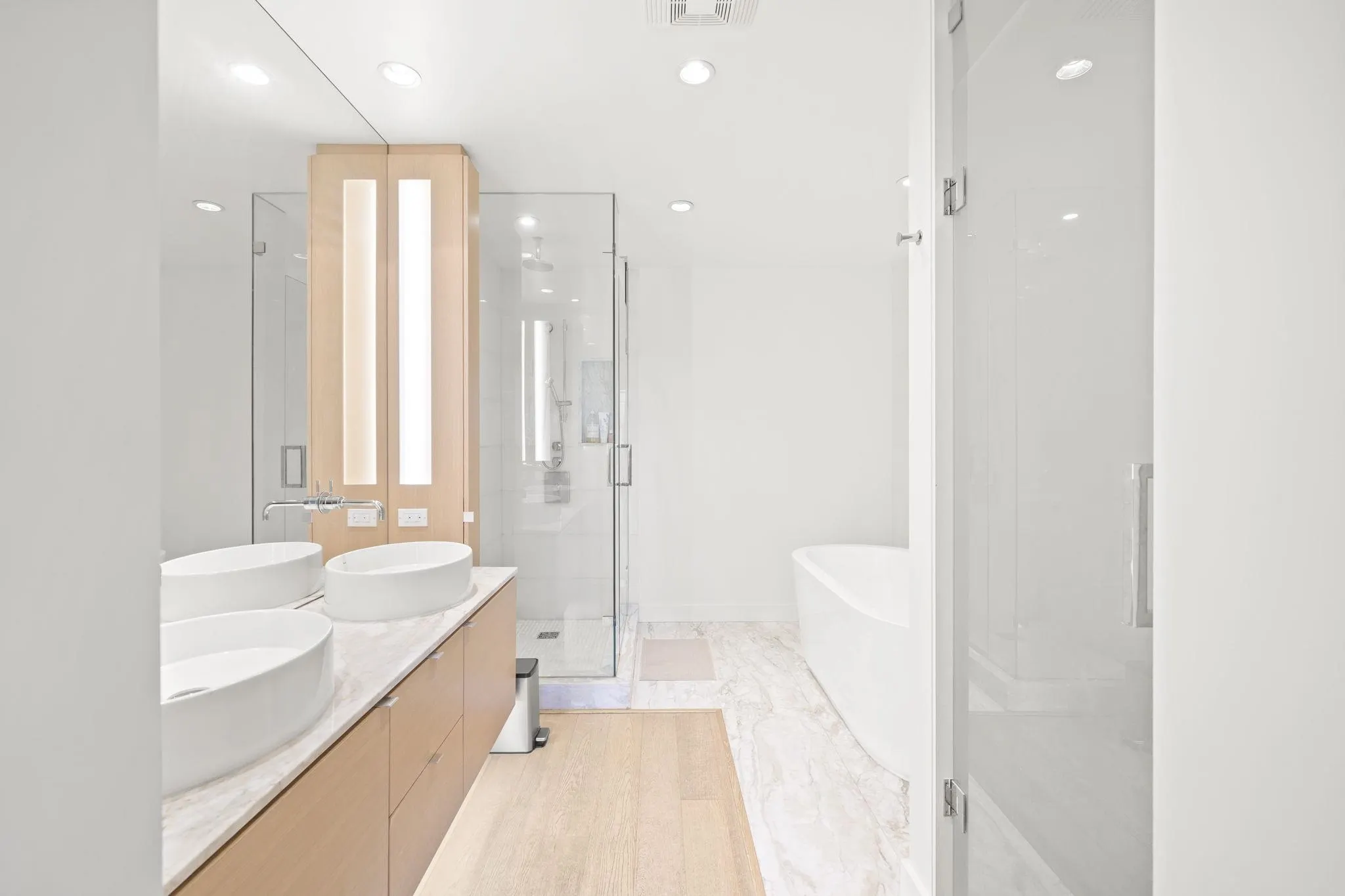 1409 W Pender Street #201