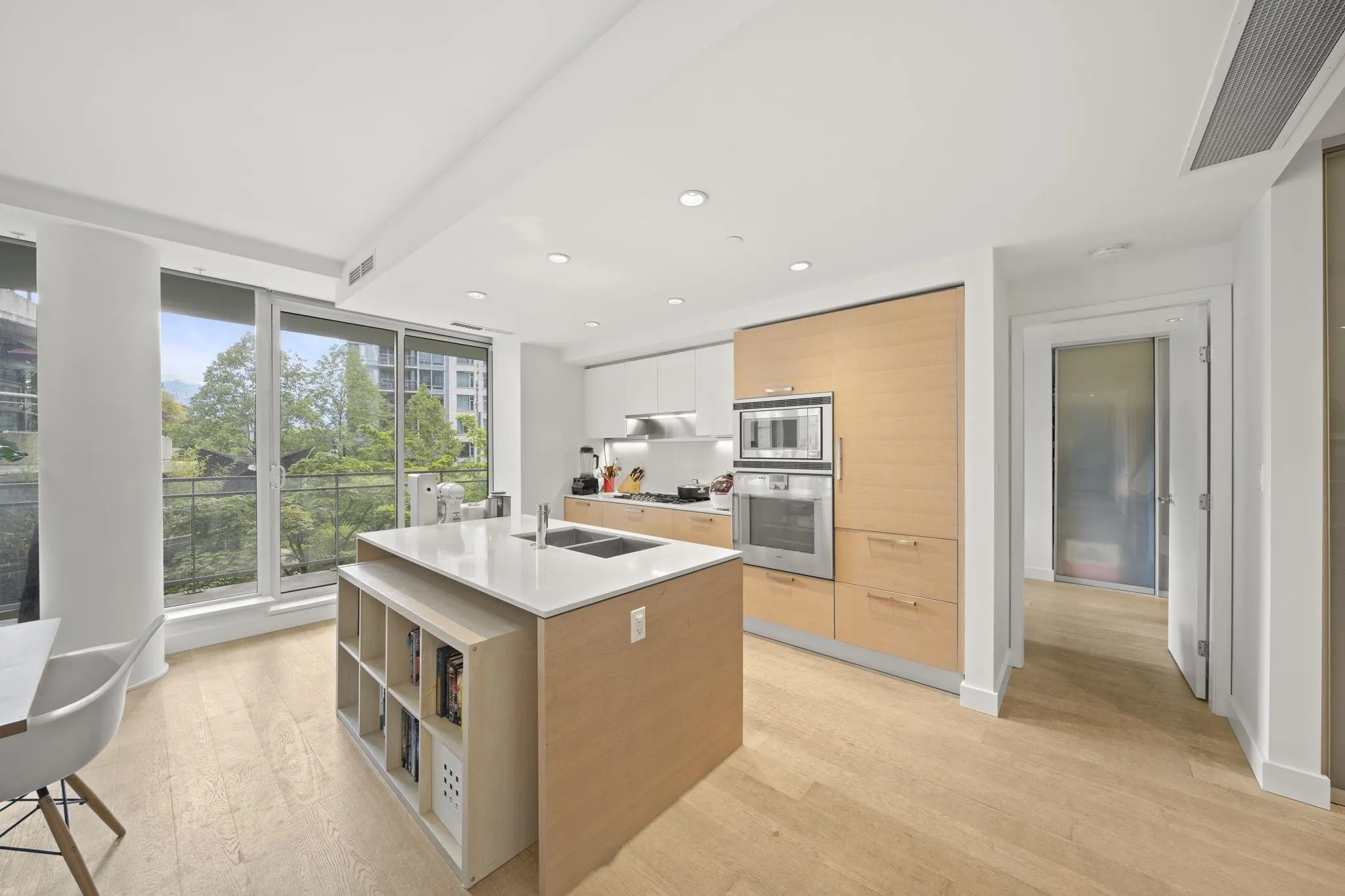 1409 W Pender Street #201