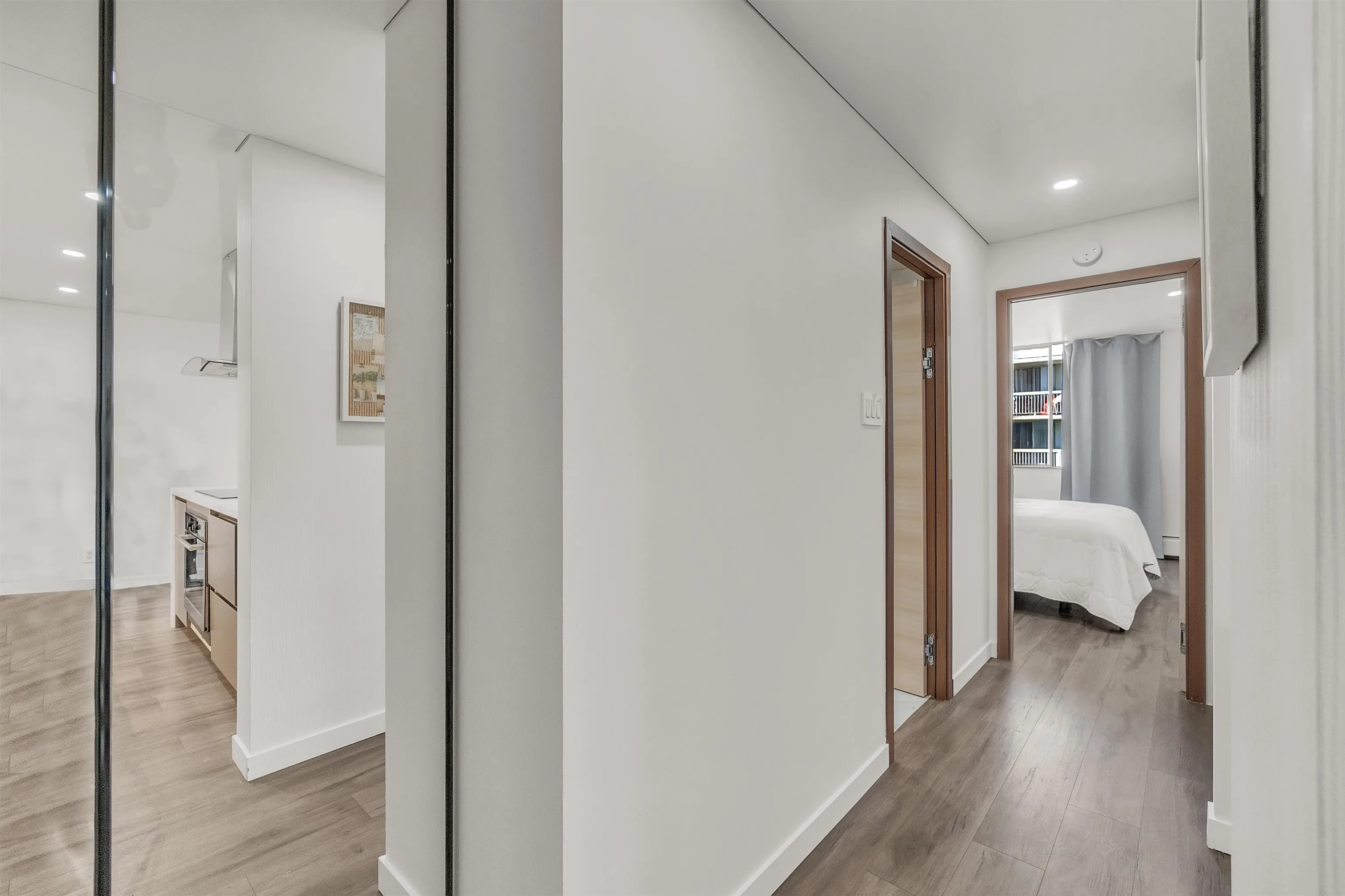 2016 Fullerton Avenue #1207