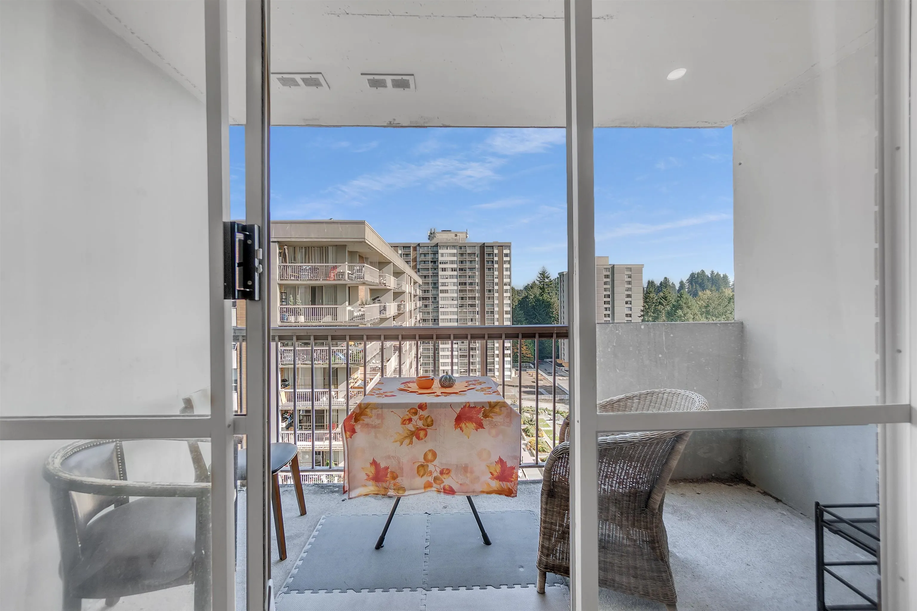 2016 Fullerton Avenue #1207