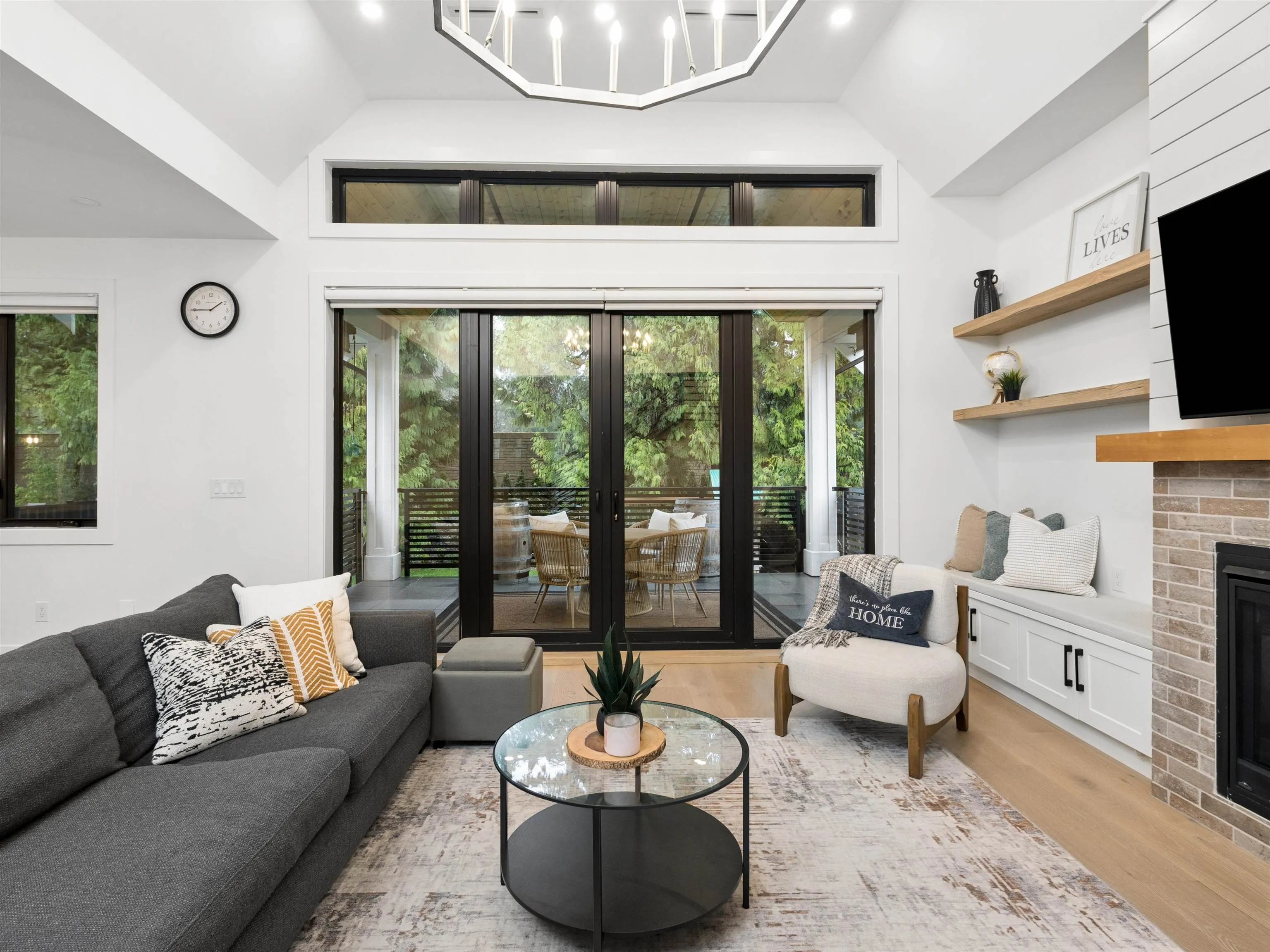 1260 Plateau Drive