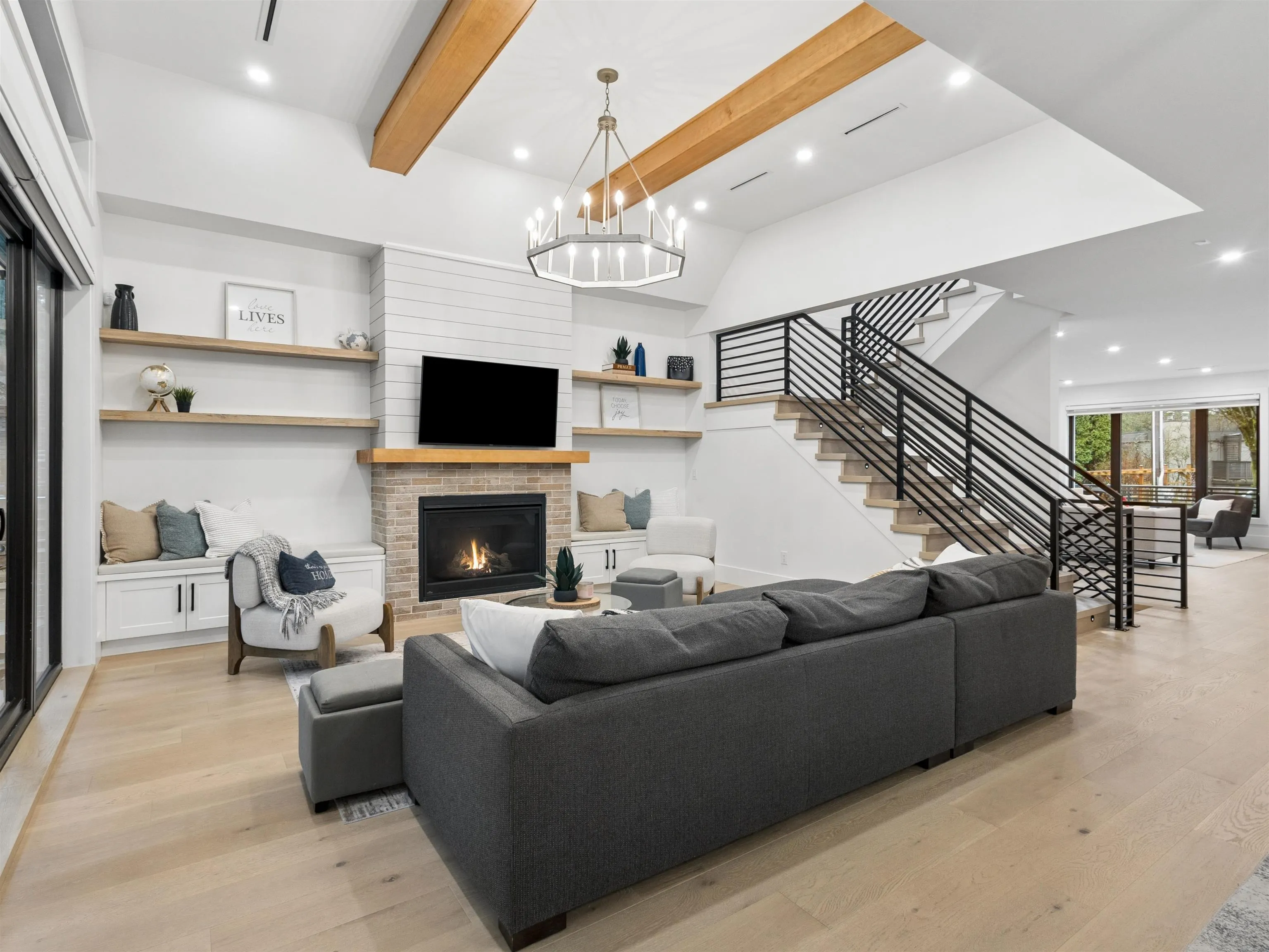 1260 Plateau Drive