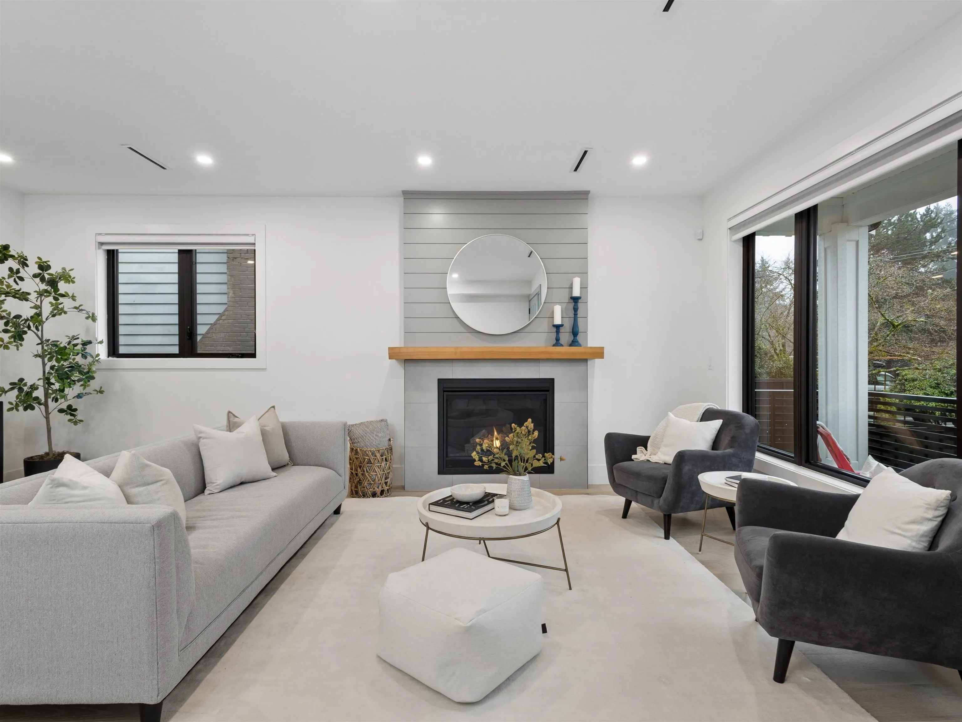 1260 Plateau Drive