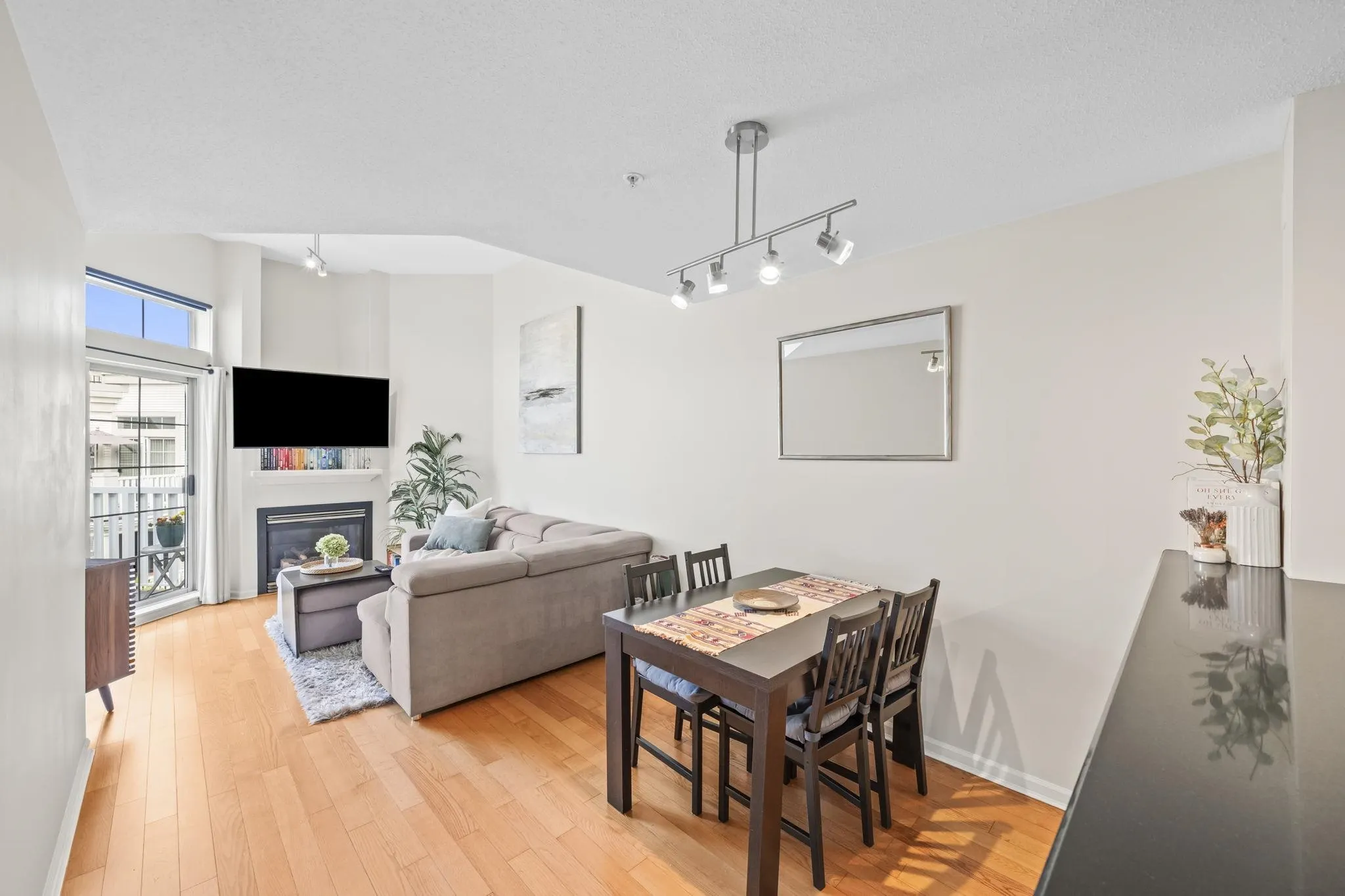 147 E 1st Street #413