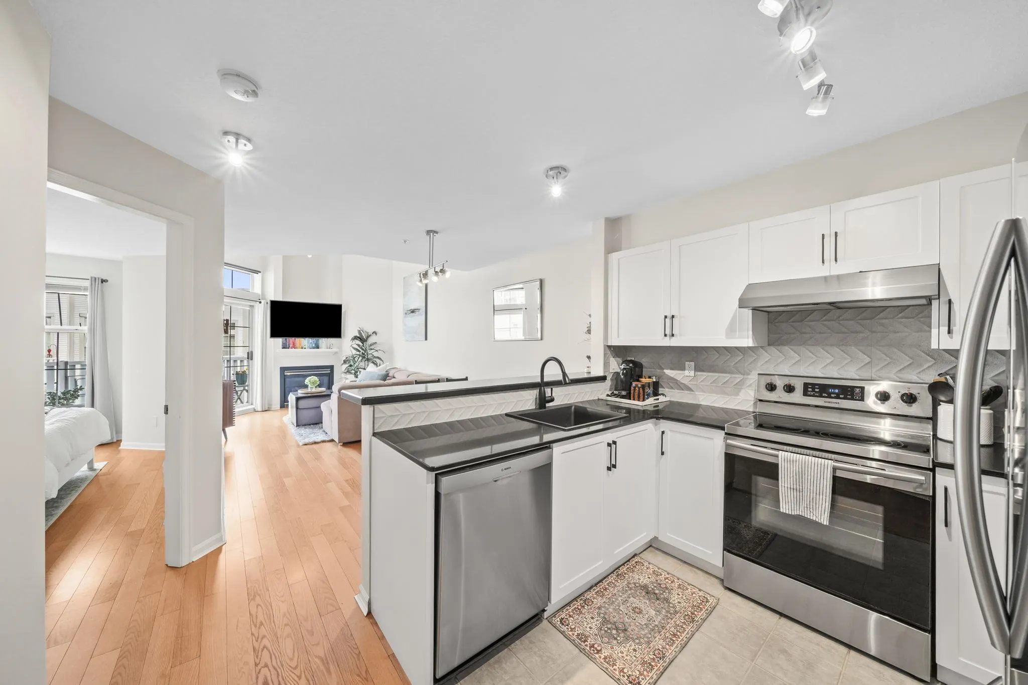 147 E 1st Street #413