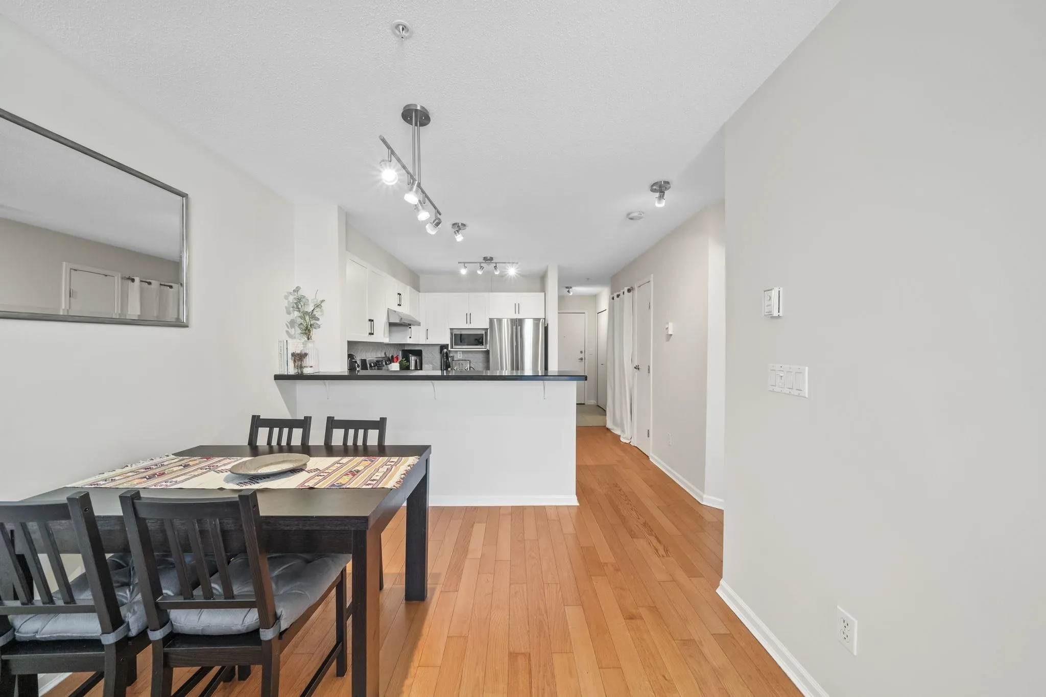 147 E 1st Street #413