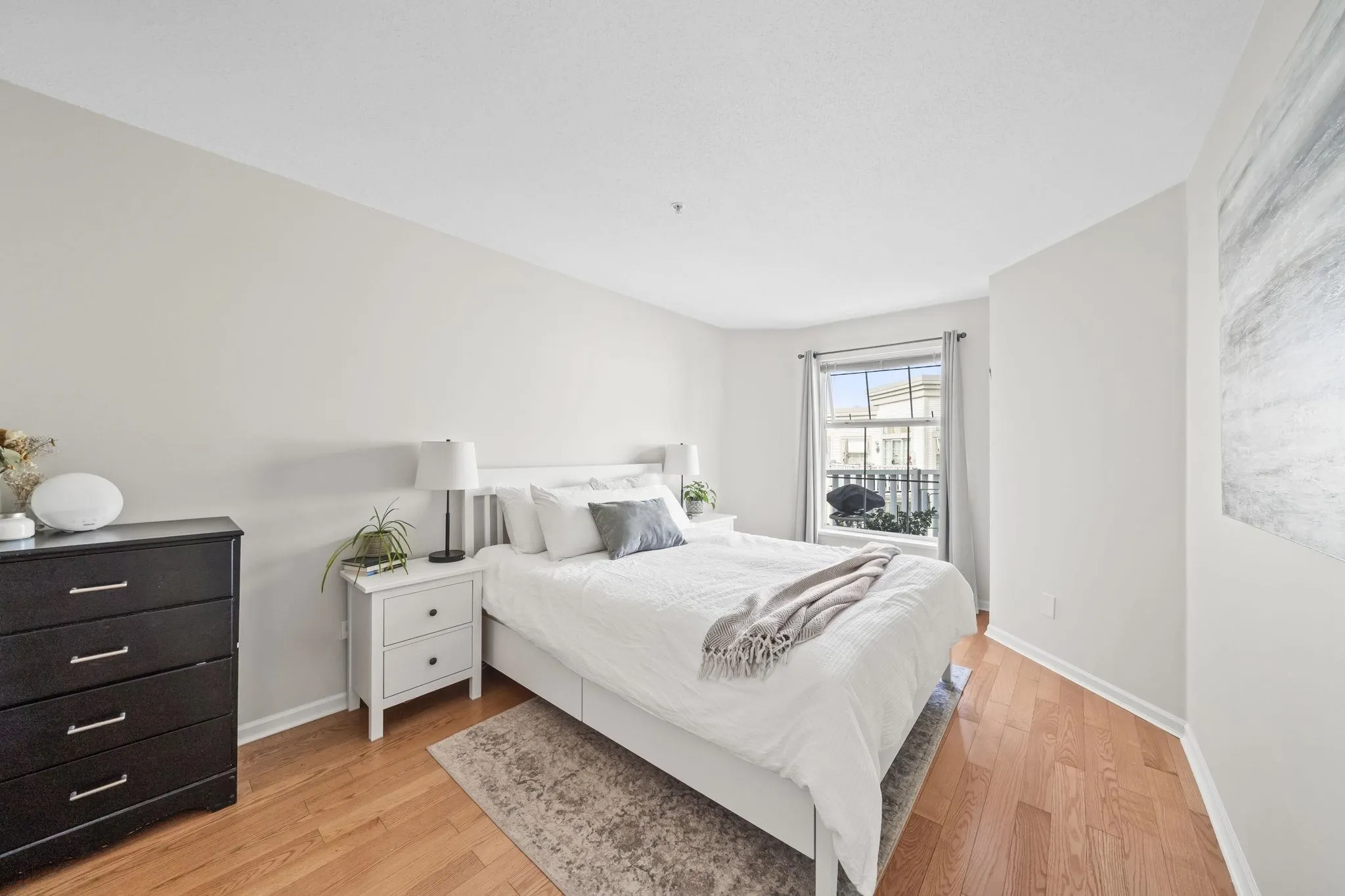 147 E 1st Street #413
