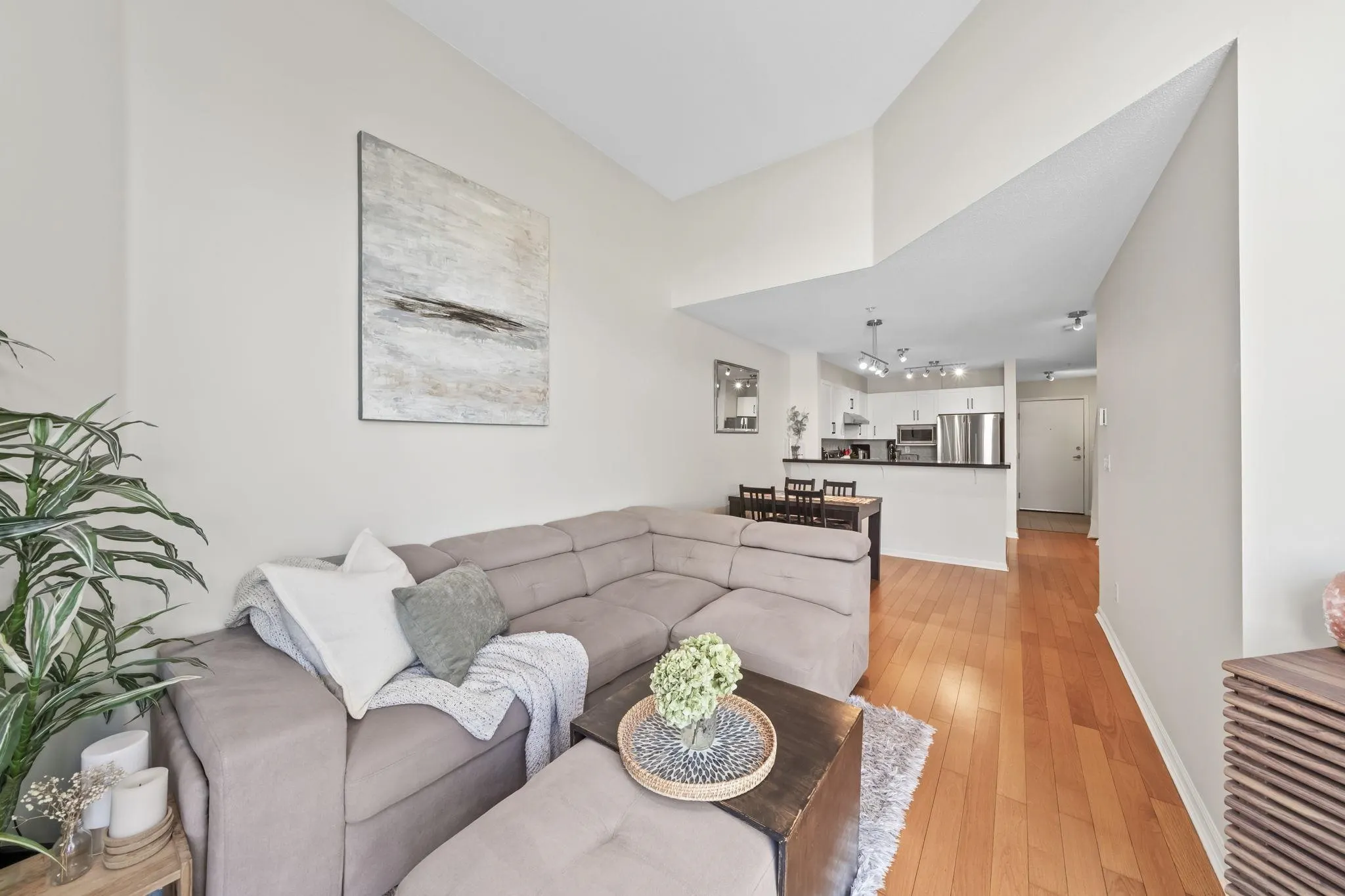 147 E 1st Street #413