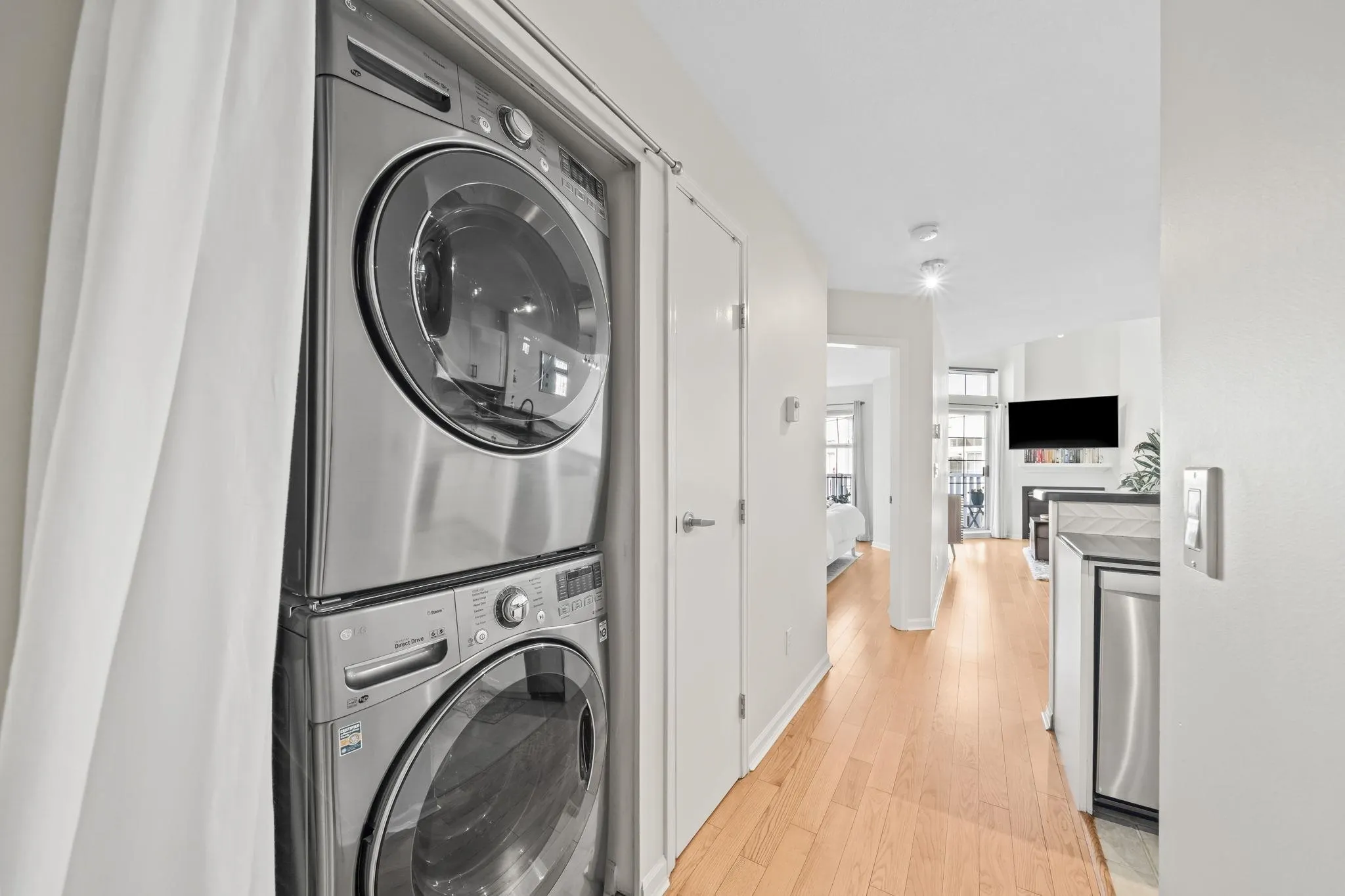 147 E 1st Street #413