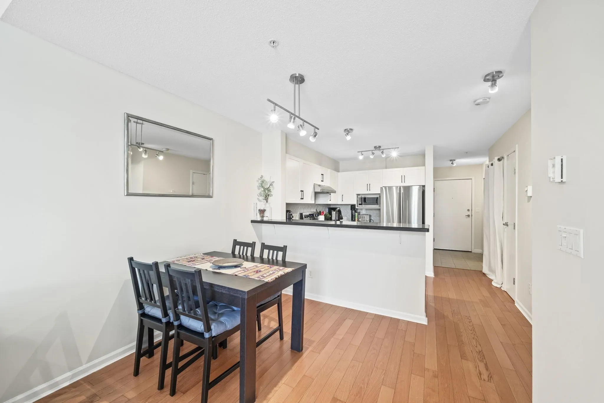 147 E 1st Street #413