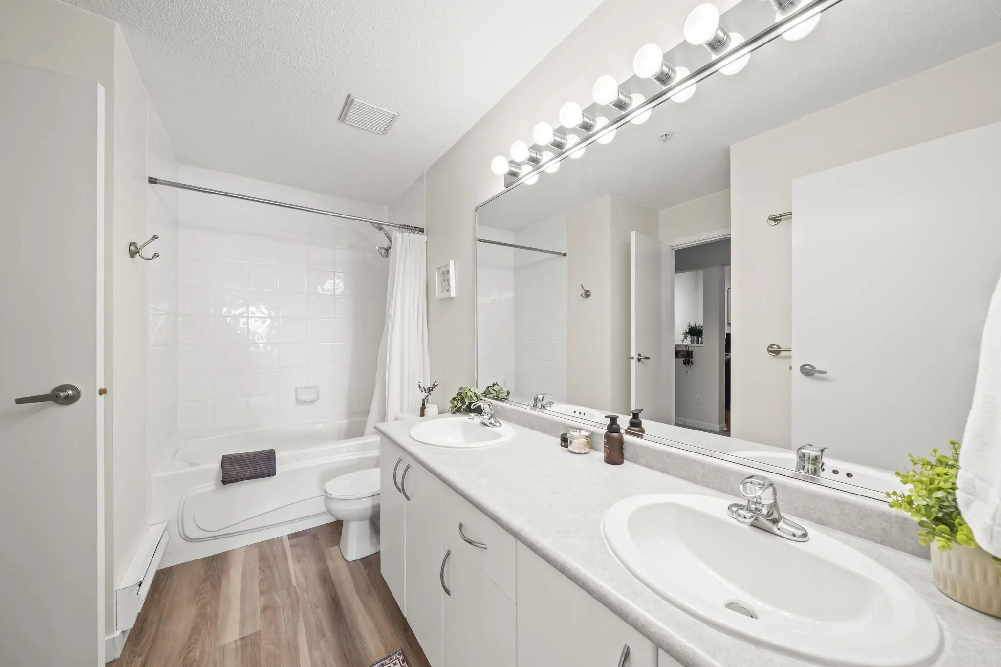 147 E 1st Street #413