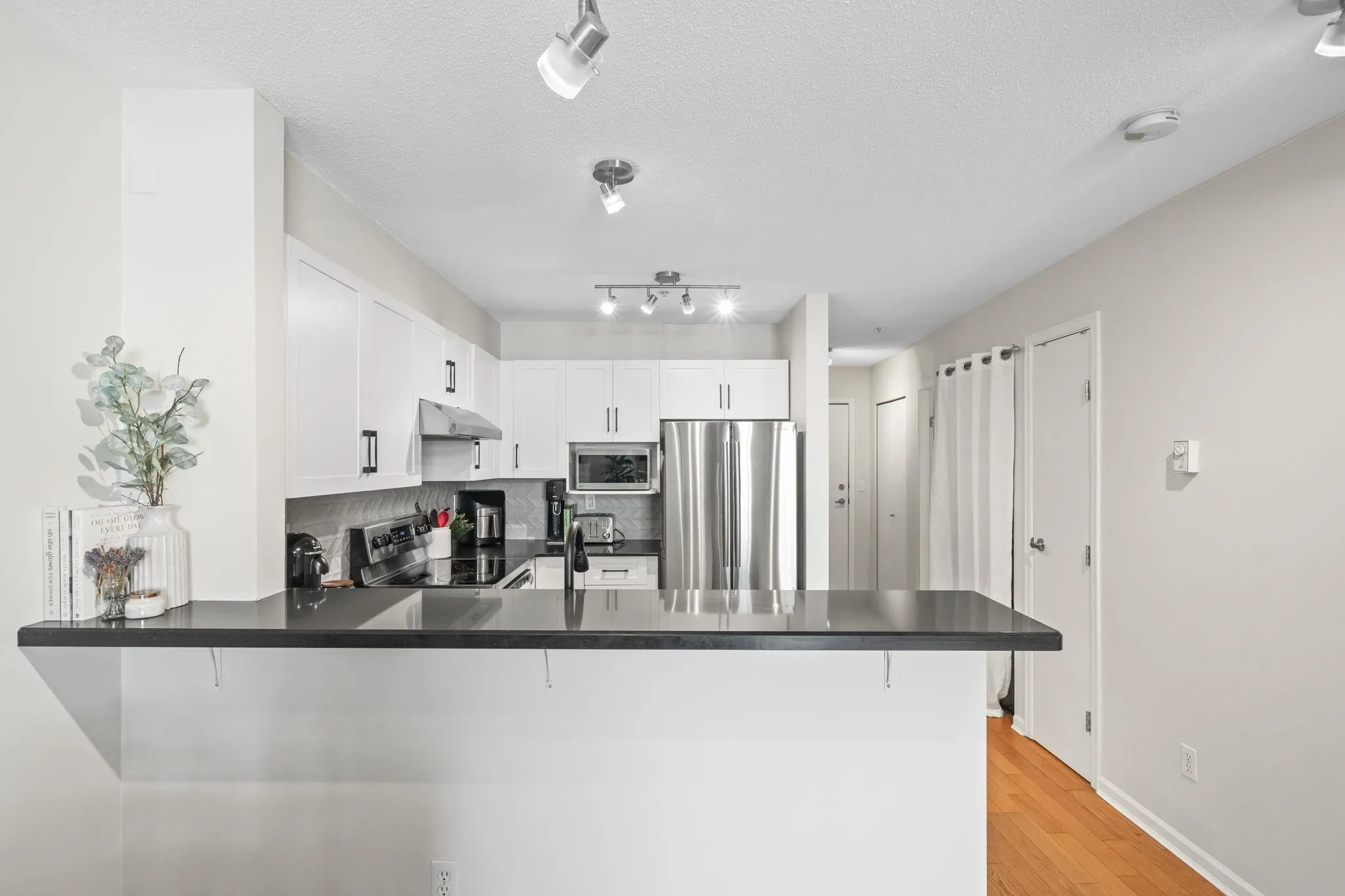 147 E 1st Street #413