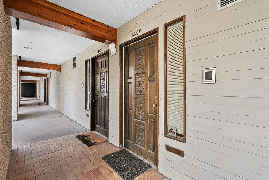 1465 Clyde Avenue