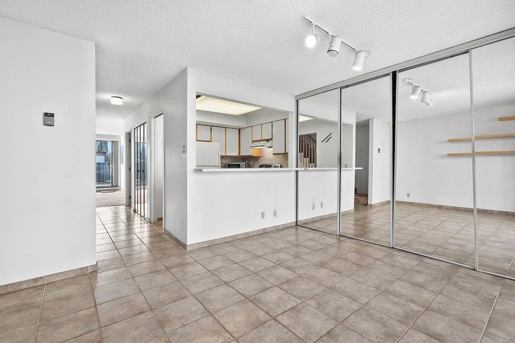 1465 Clyde Avenue