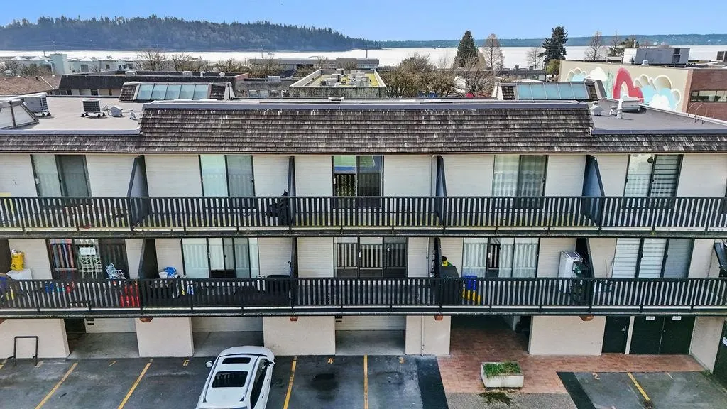 1465 Clyde Avenue