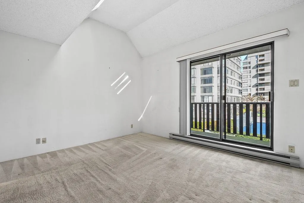1465 Clyde Avenue