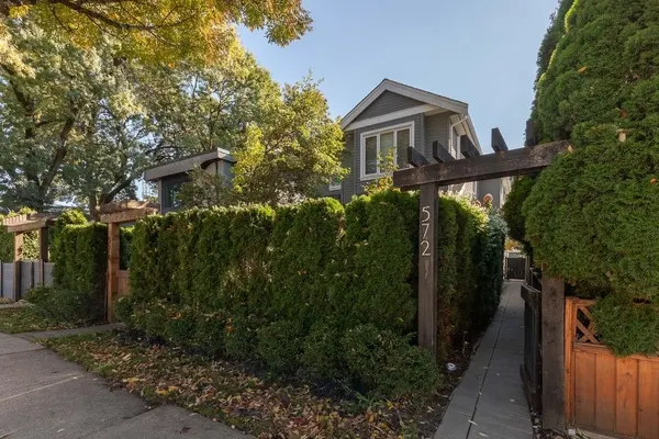 572 E 16th Avenue