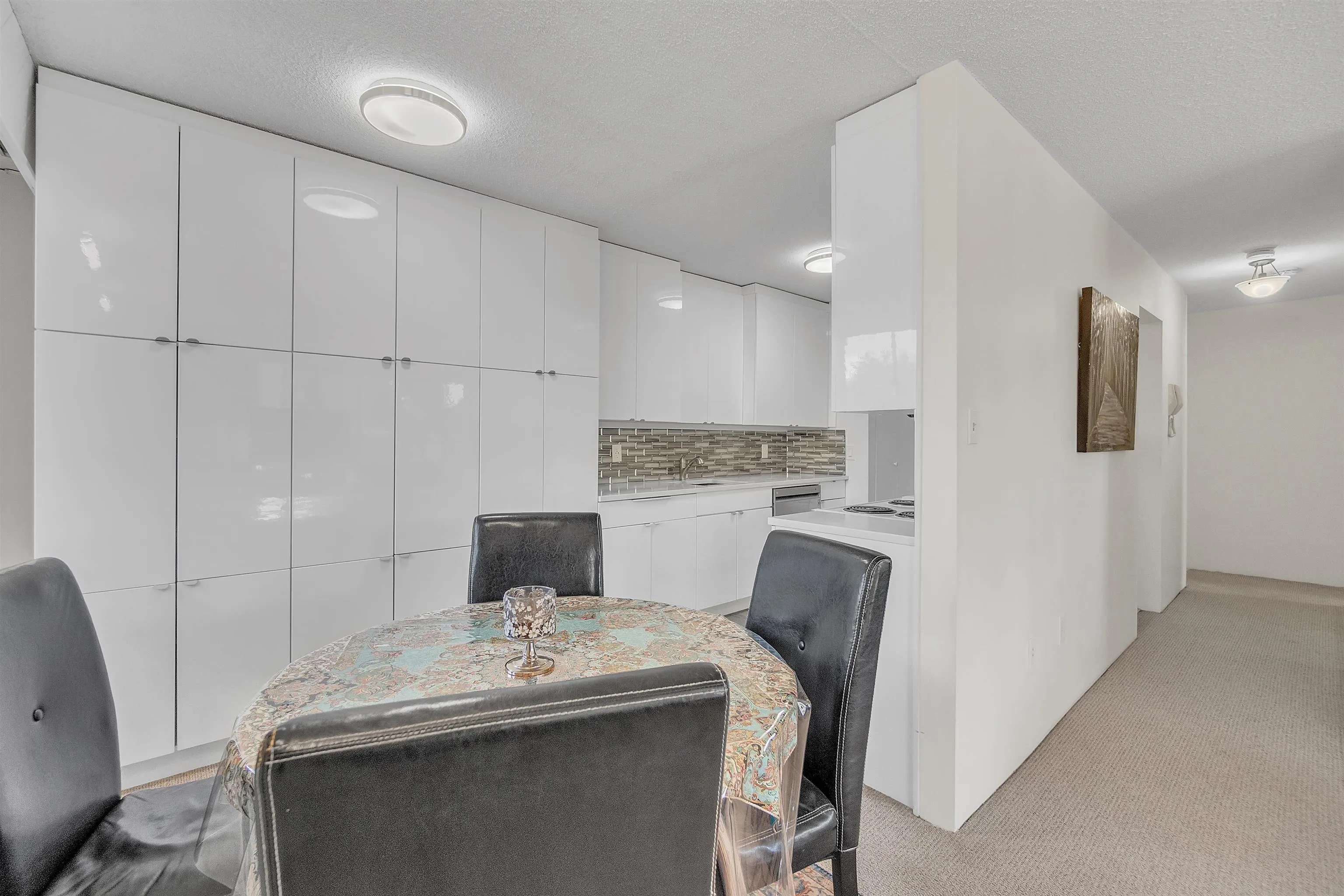 1610 Chesterfield Avenue #205