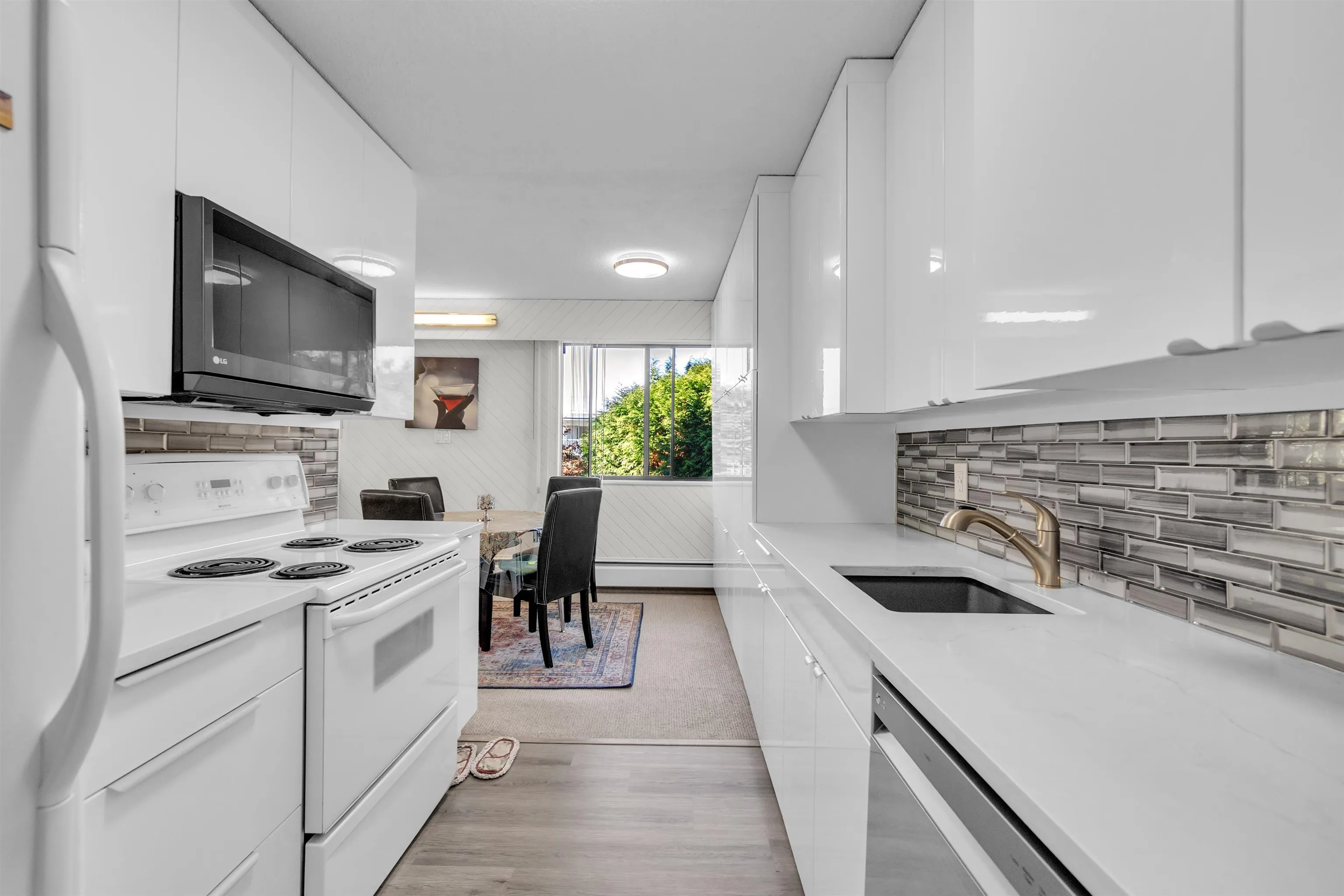 1610 Chesterfield Avenue #205