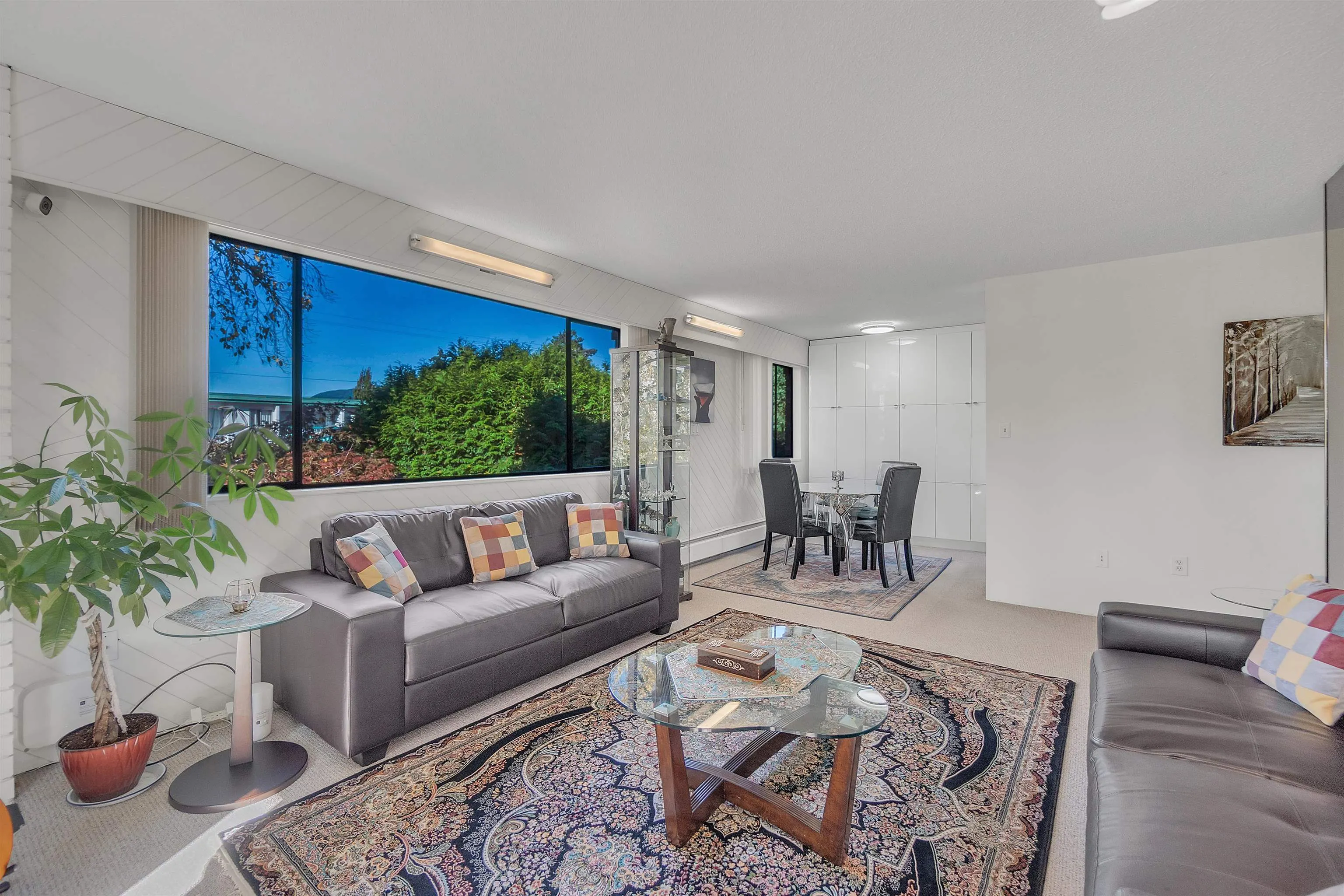 1610 Chesterfield Avenue #205