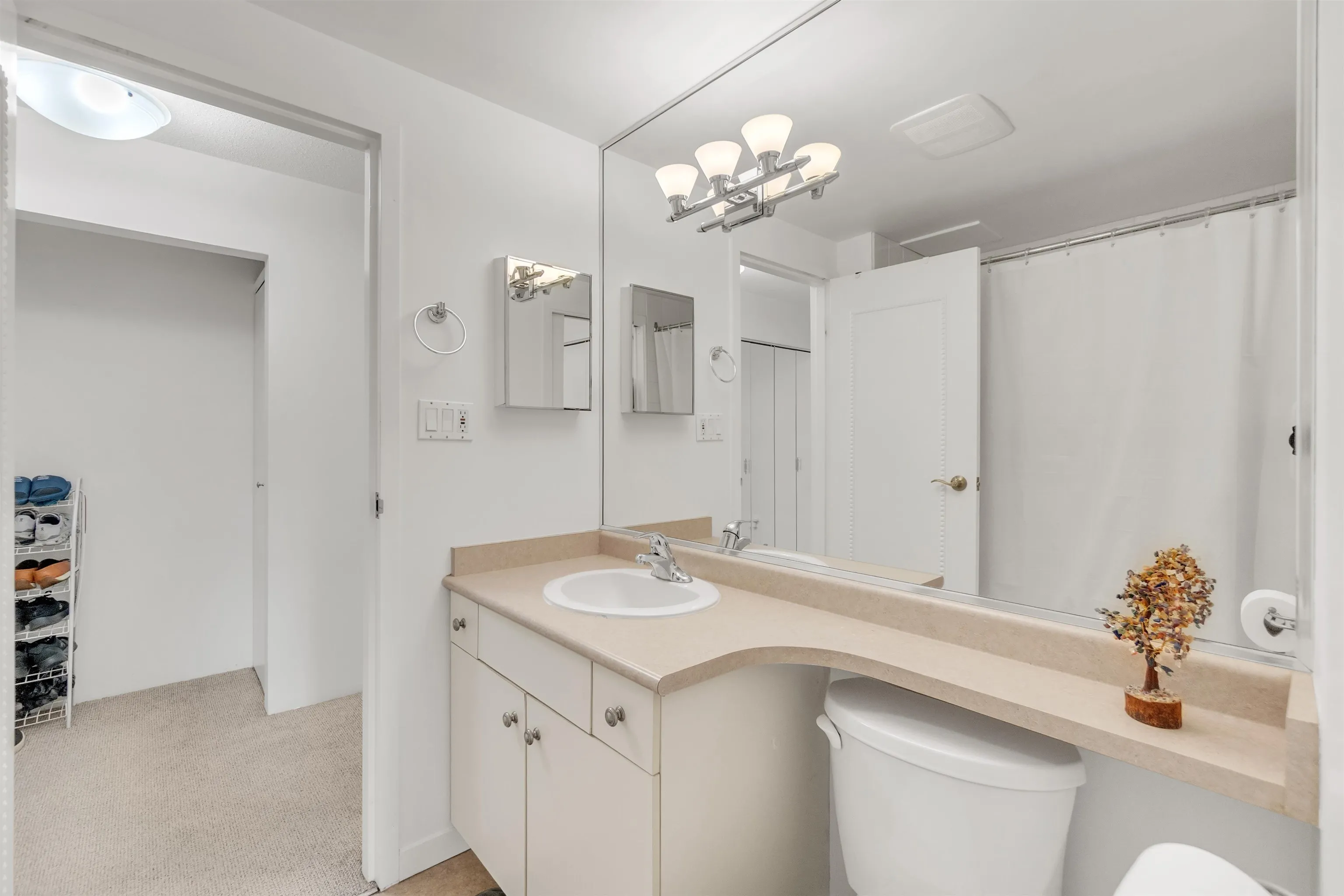 1610 Chesterfield Avenue #205