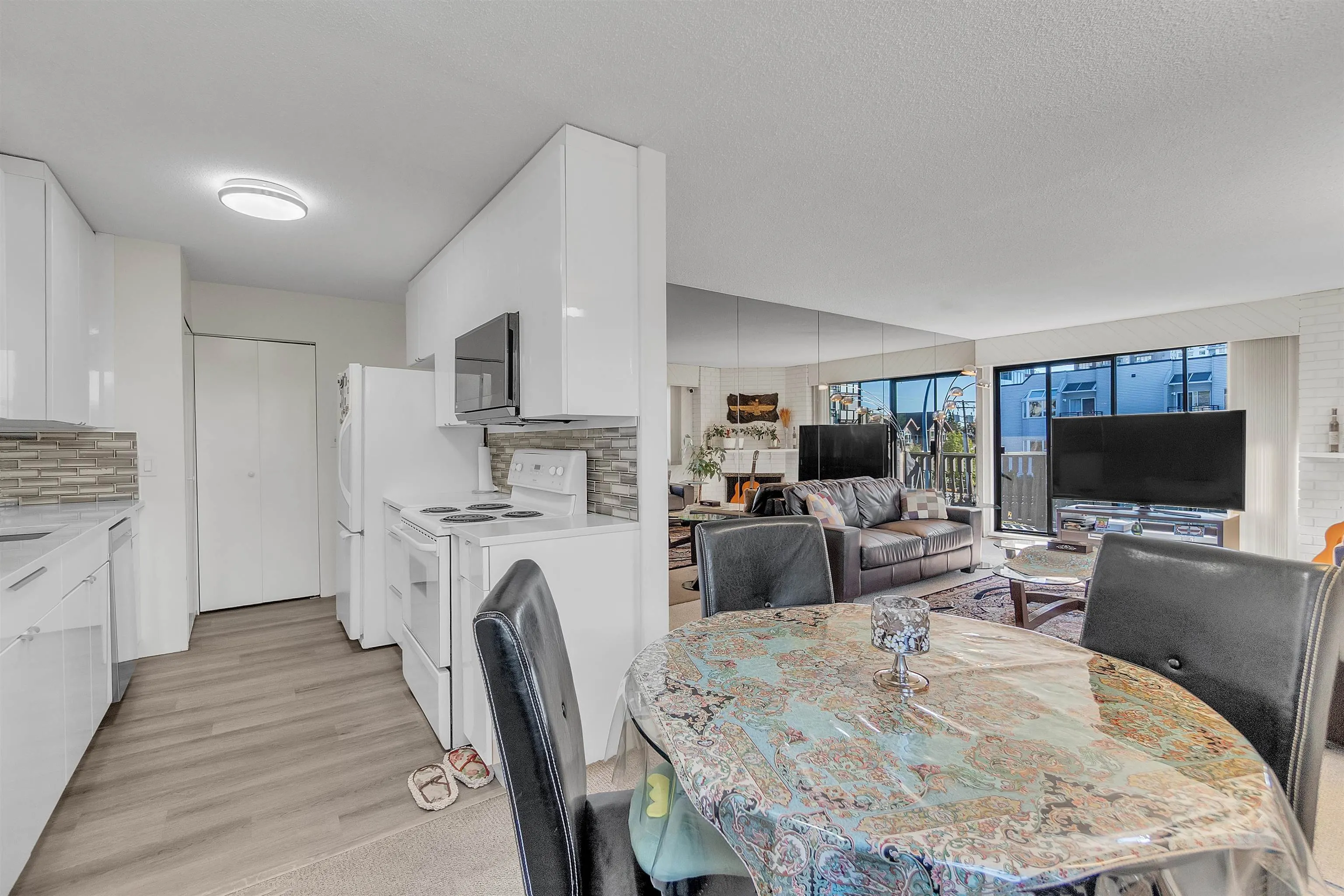 1610 Chesterfield Avenue #205