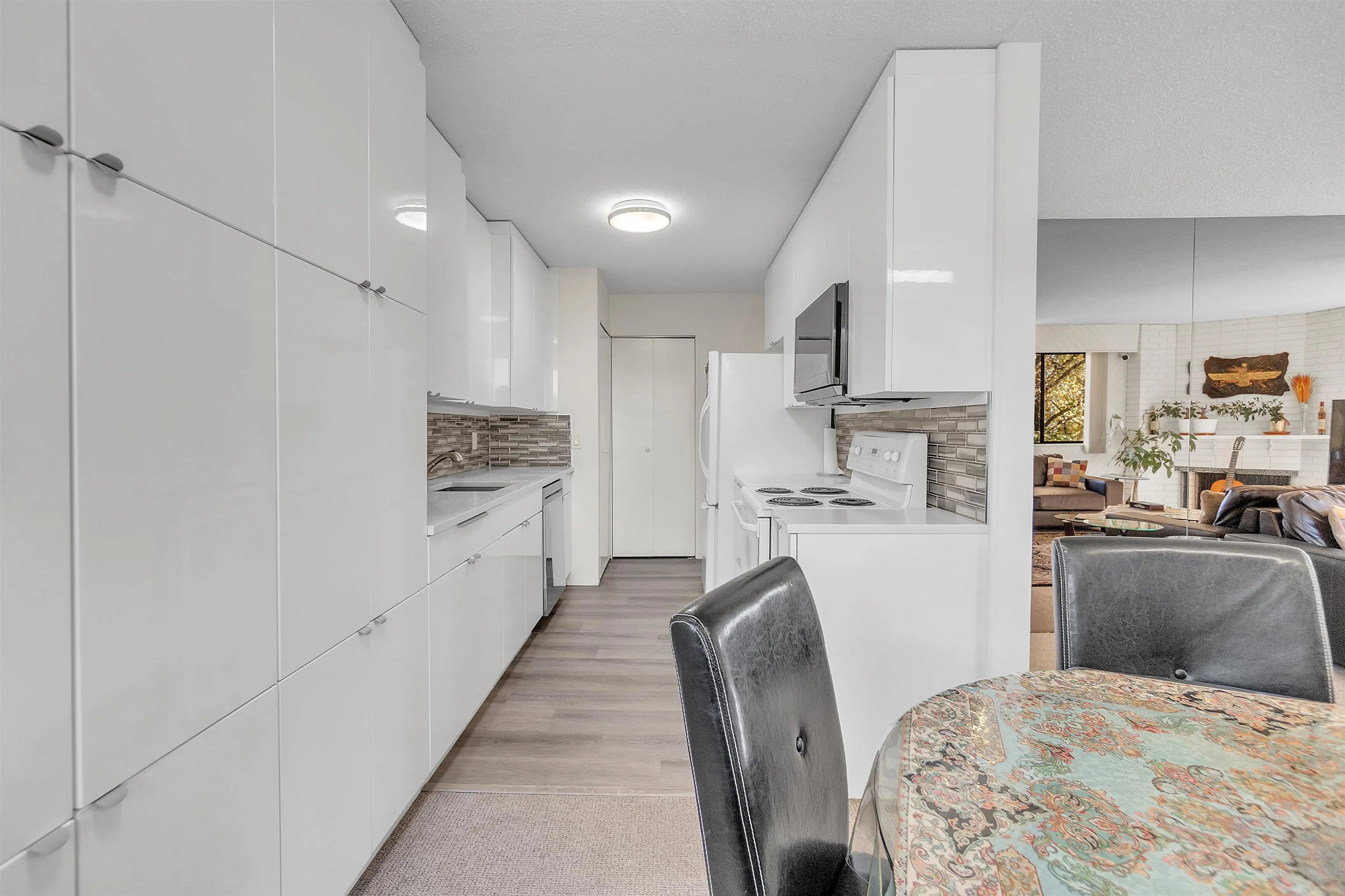 1610 Chesterfield Avenue #205