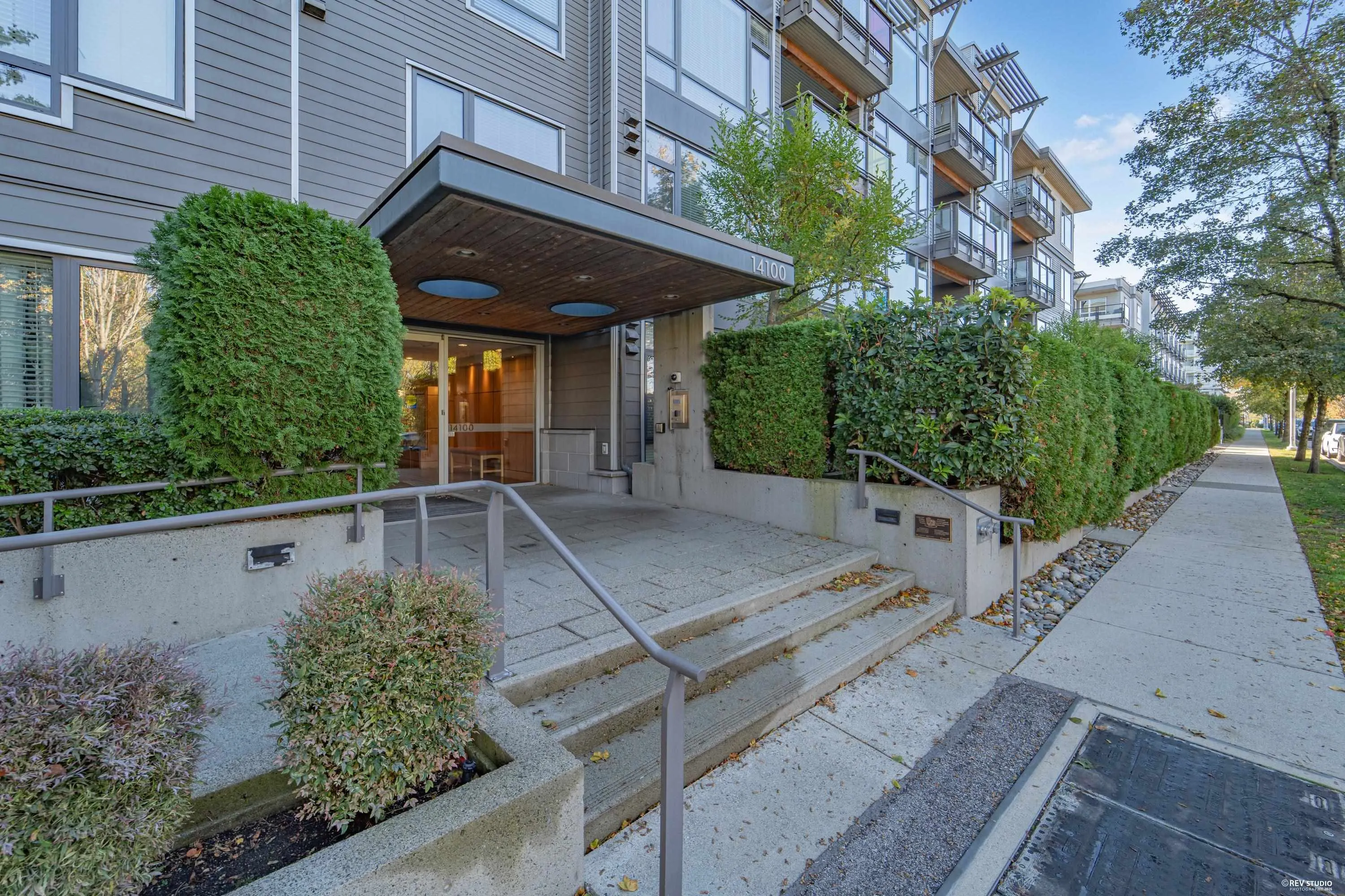 14100 Riverport Way #404
