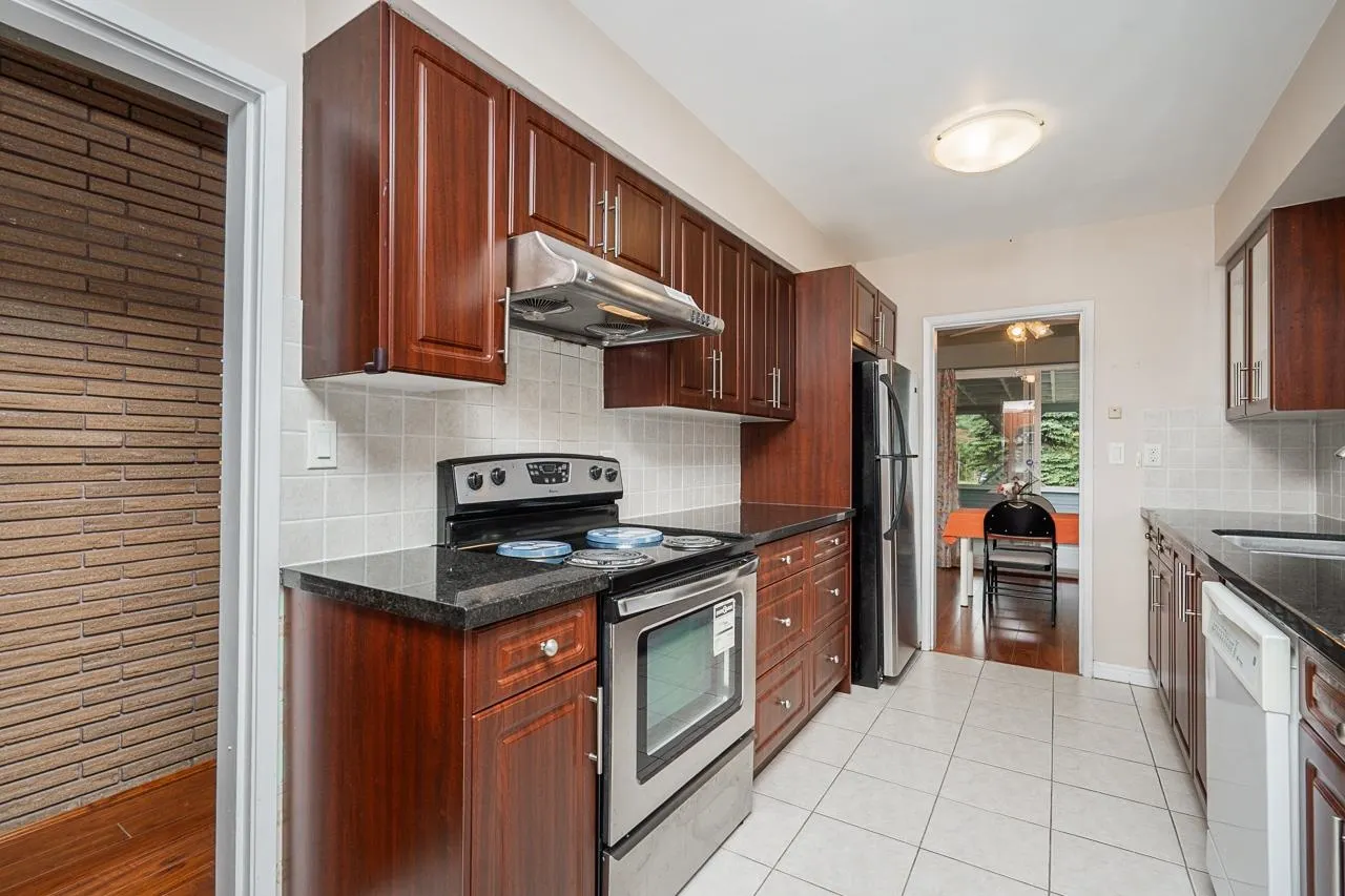 902 Wallace Wynd