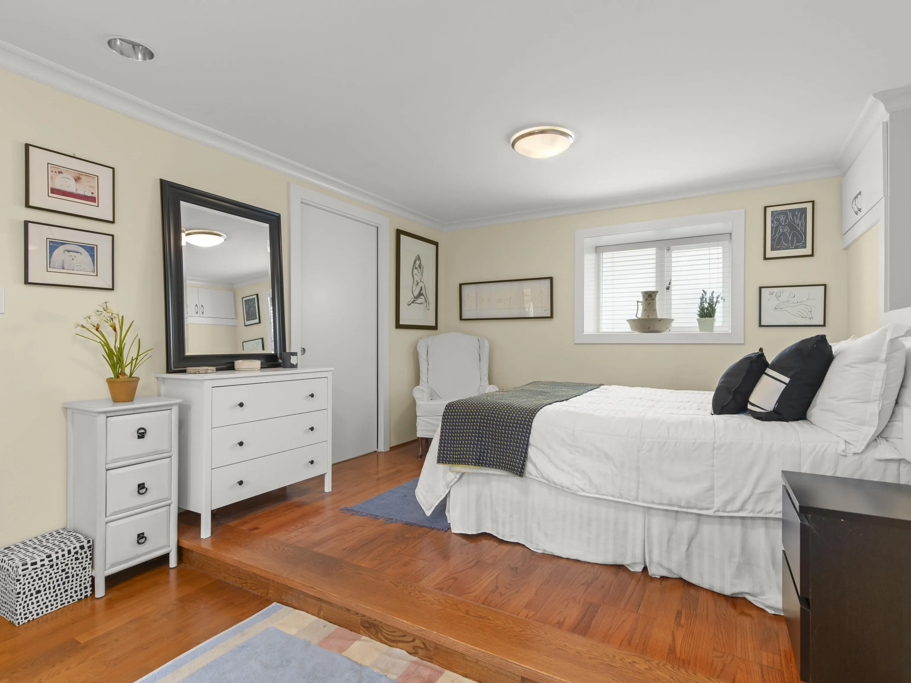 2535 York Avenue #101