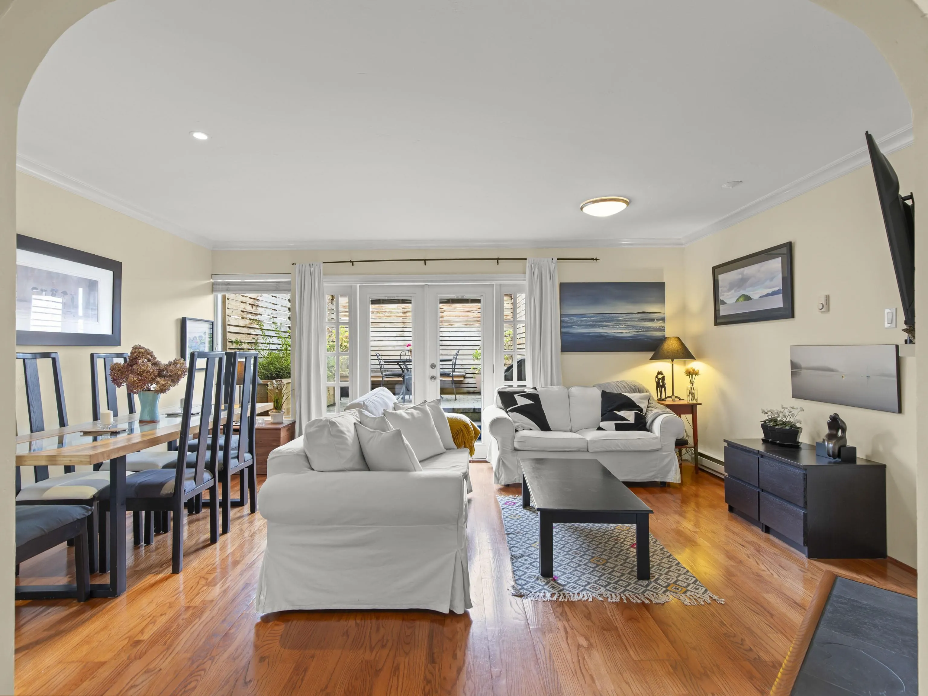 2535 York Avenue #101