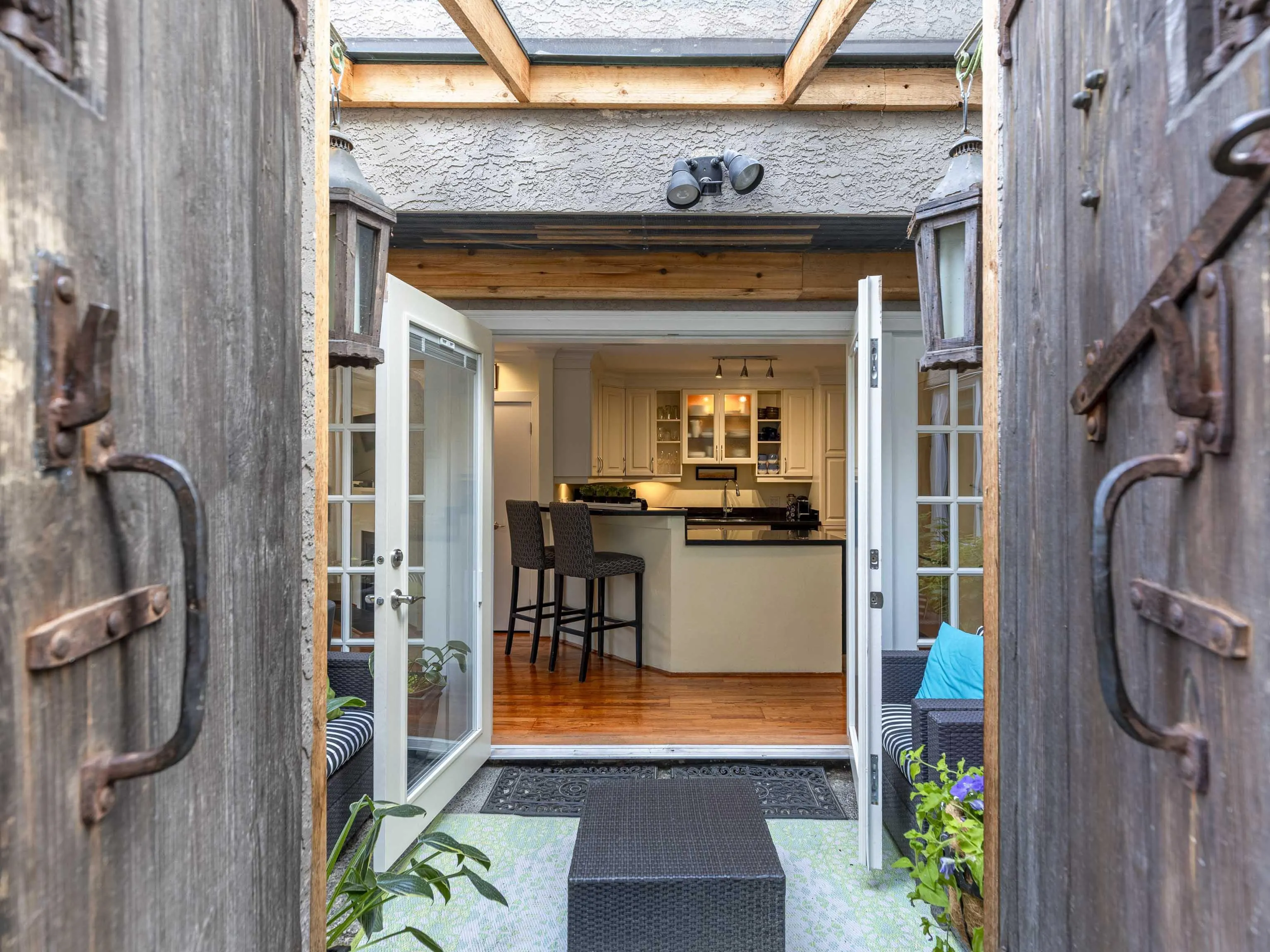 2535 York Avenue #101