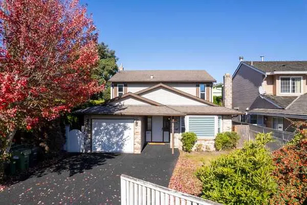 10651 Canso Crescent