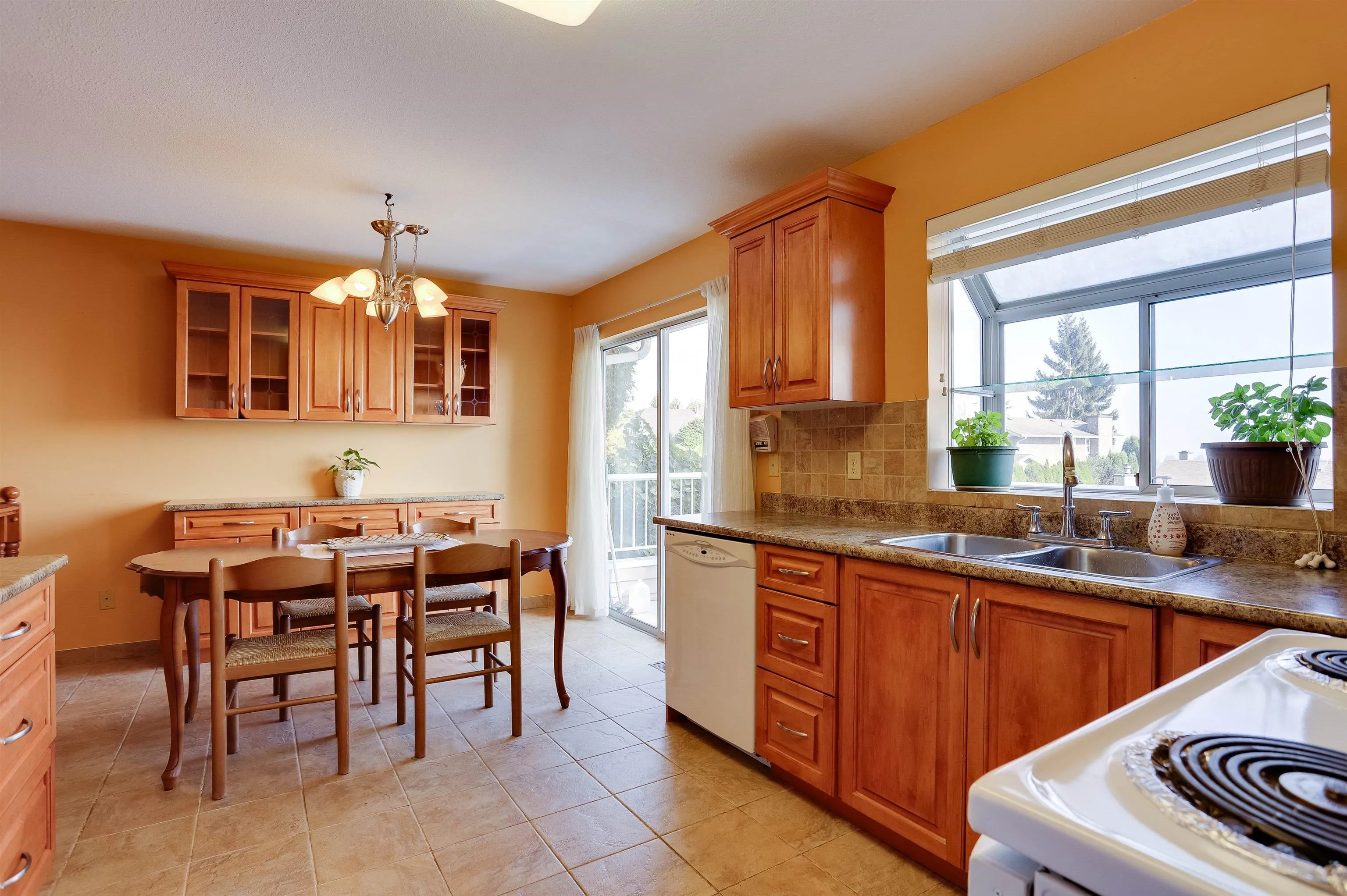 468 Cariboo Crescent